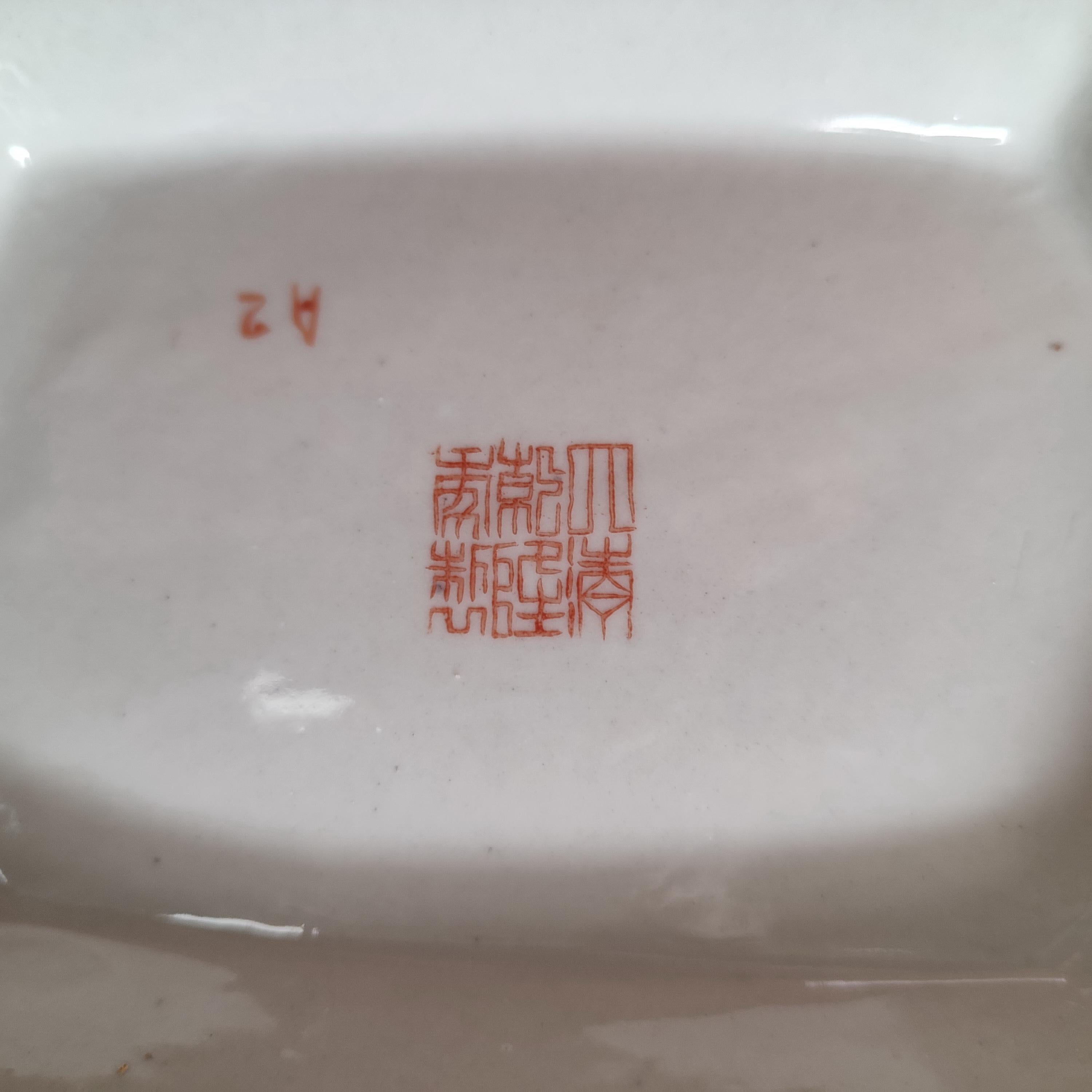 Sechseckiges chinesisches Porzellangefäß mit Deckel und Deckel, 19. Jahrhundert im Angebot 10