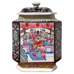 Jarra hexagonal de porcelana china con tapa, Siglo XIX
