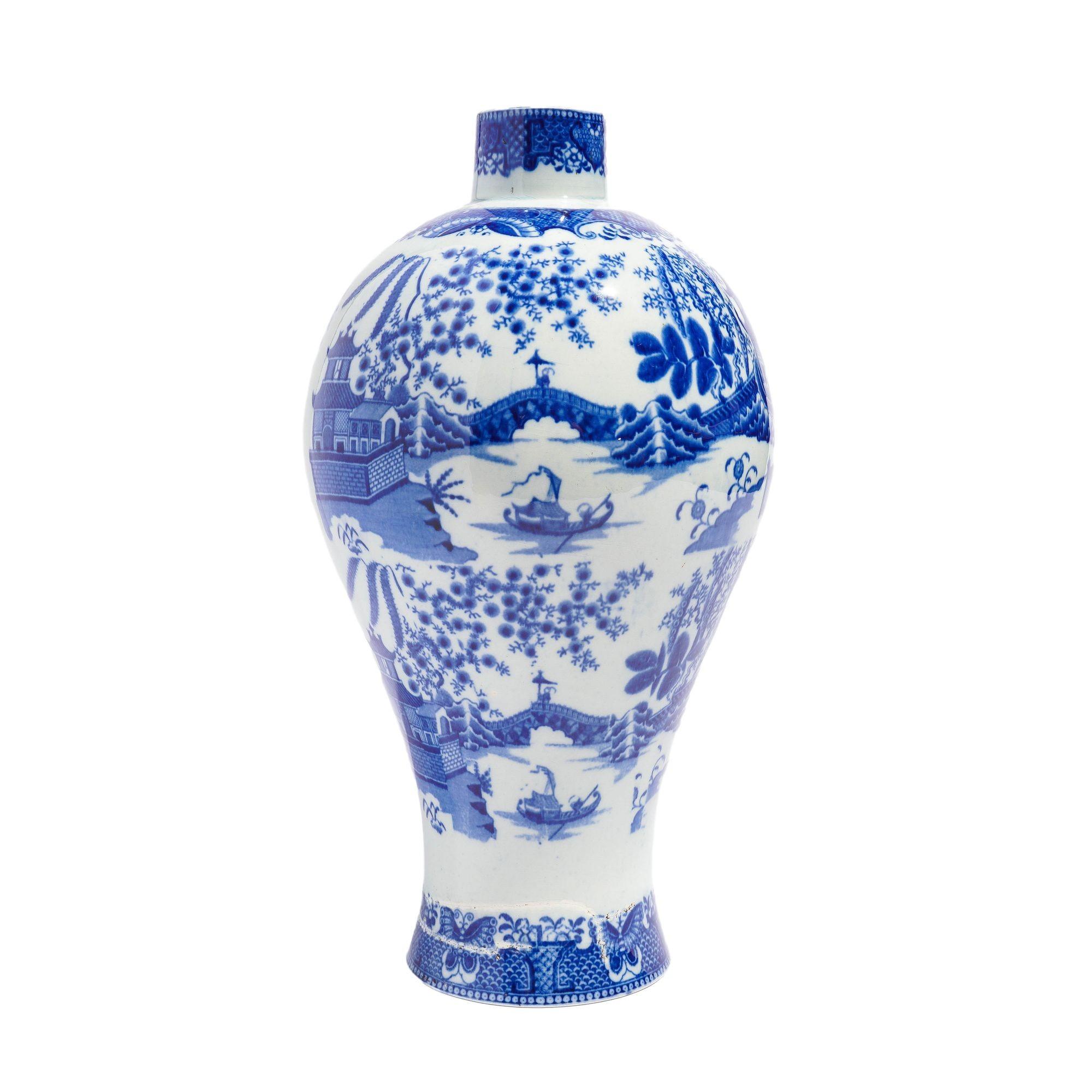 Jarrón de porcelana china con forma Mai Ping, c. 1775-1800 Exportación china en venta