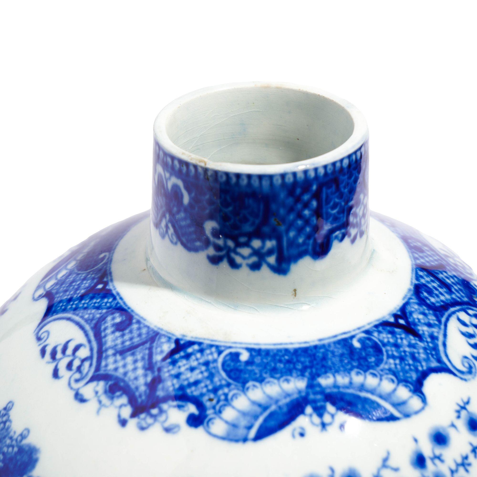 Jarrón de porcelana china con forma Mai Ping, c. 1775-1800 en venta 2