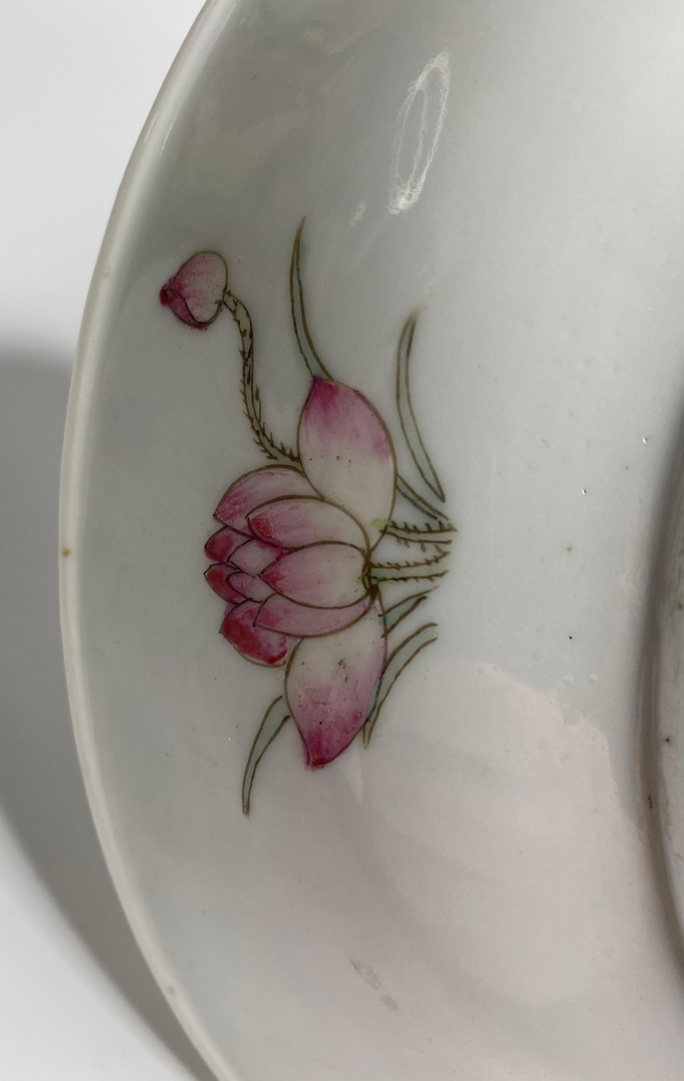 Chinese porcelain ‘Millefleur’ saucer dish, Republic Period. 3