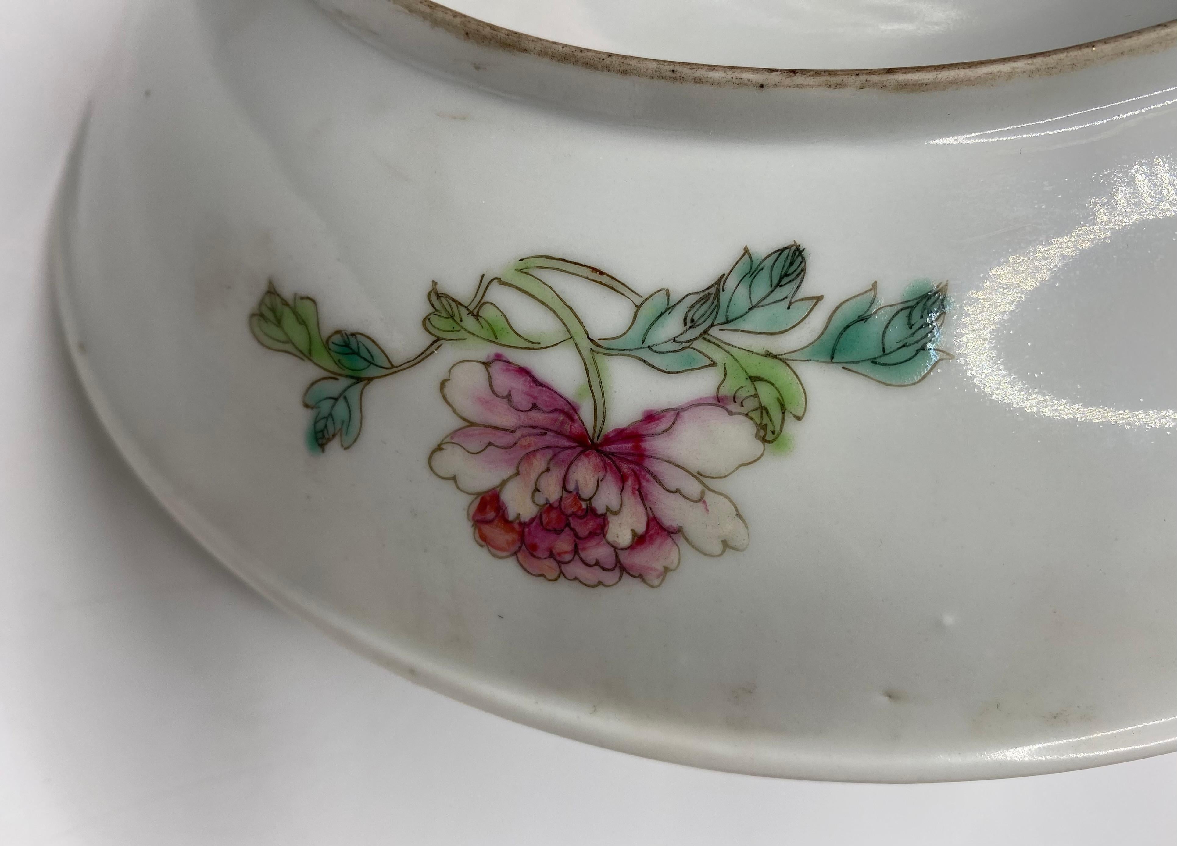 Chinese porcelain ‘Millefleur’ saucer dish, Republic Period. 1