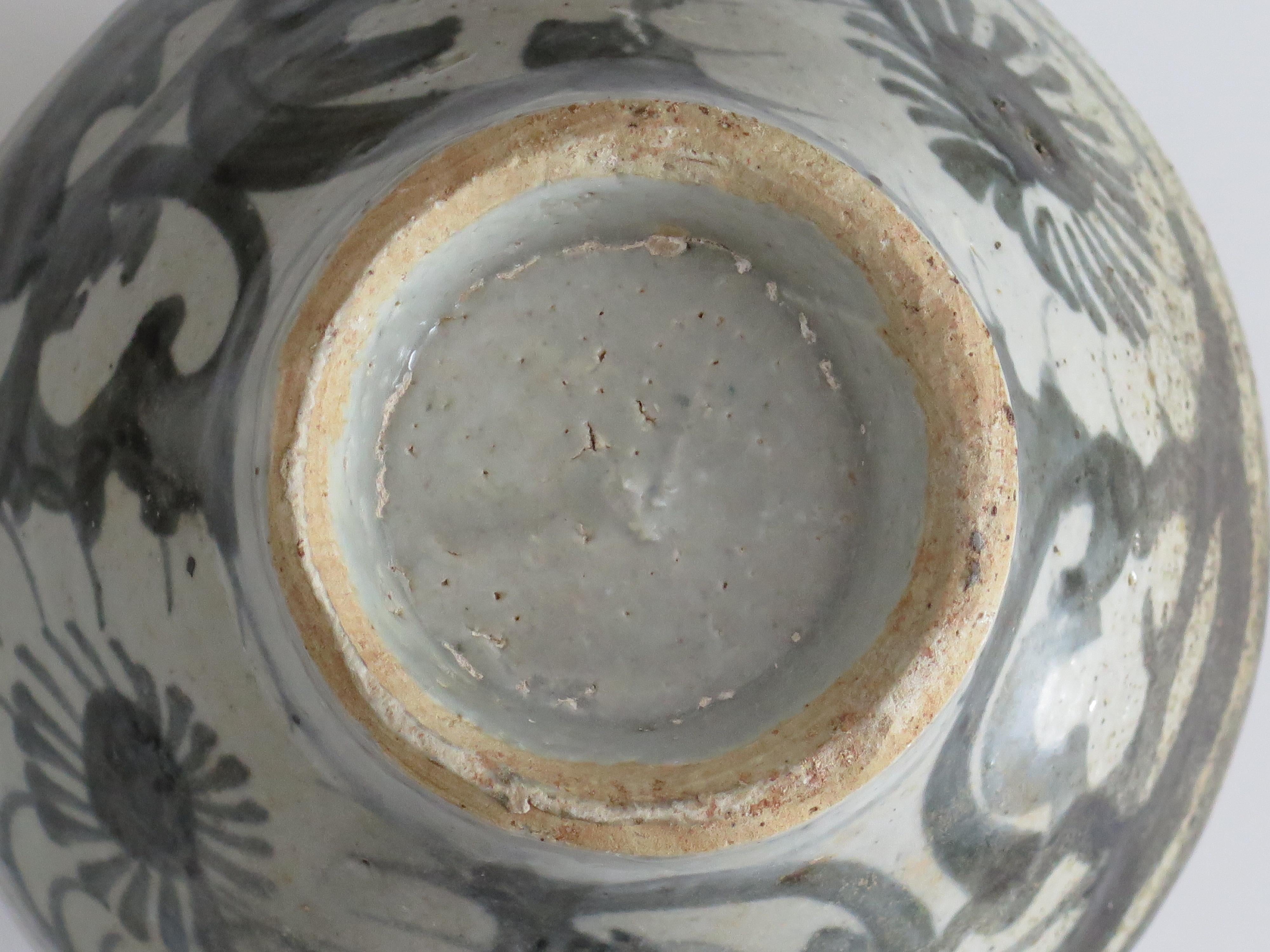 Chinese Porcelain Ming Provincial Jar or Vase Blue & White, Jiajing 16th Century For Sale 11