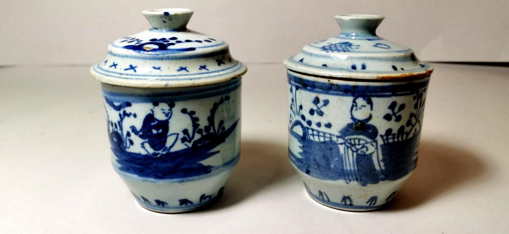 We kindly suggest you read the whole description, because with it we try to give you detailed technical and historical information to guarantee the authenticity of our objects.
Ancient and rare Chinese ginger jars with lids; are hand-painted in