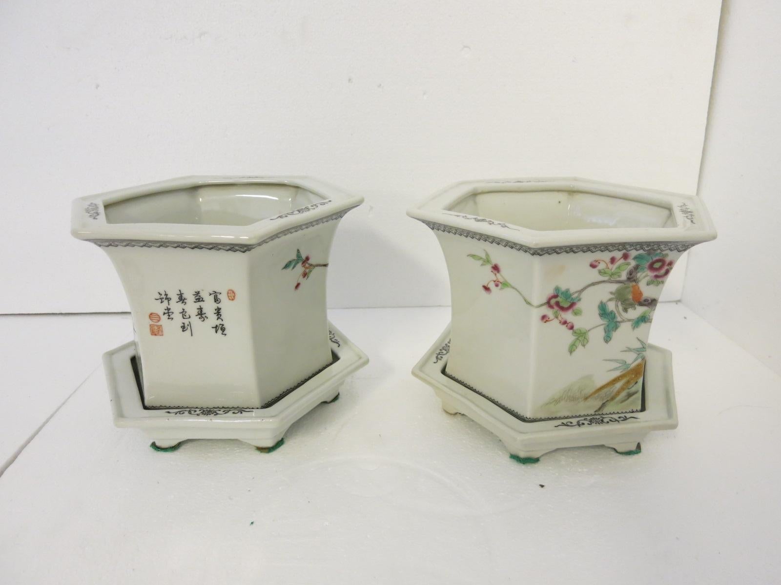 Chinese Porcelain Planters or Jardinières with Birds In Excellent Condition In Los Angeles, CA