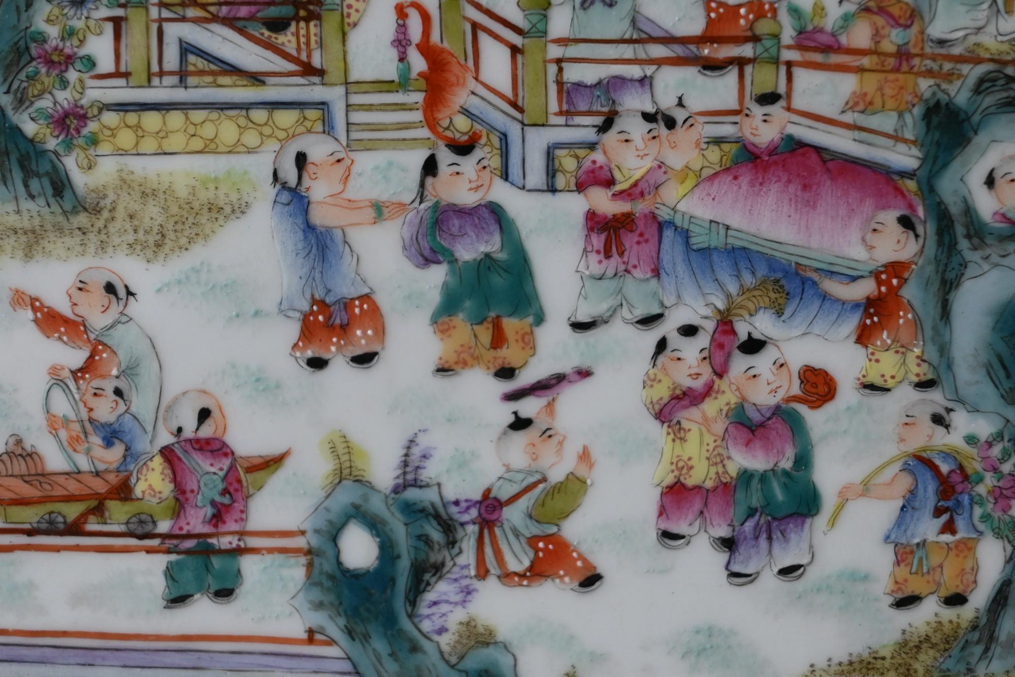 Plaque en porcelaine chinoise de la période républicaine - Motif 