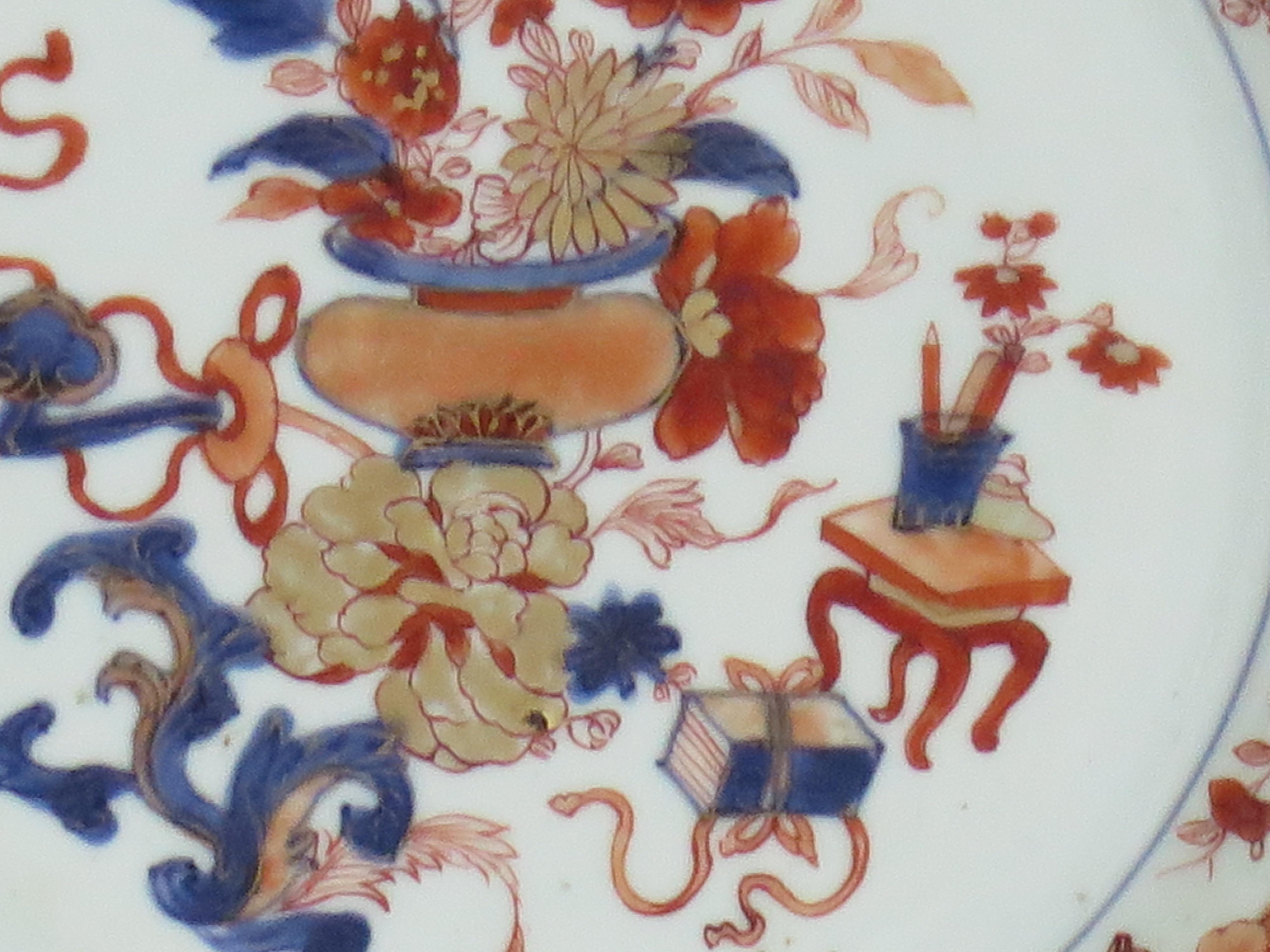 Piatto di porcellana cinese (B) finemente decorato a mano, Qing Kangxi Circa 1700 in vendita 5