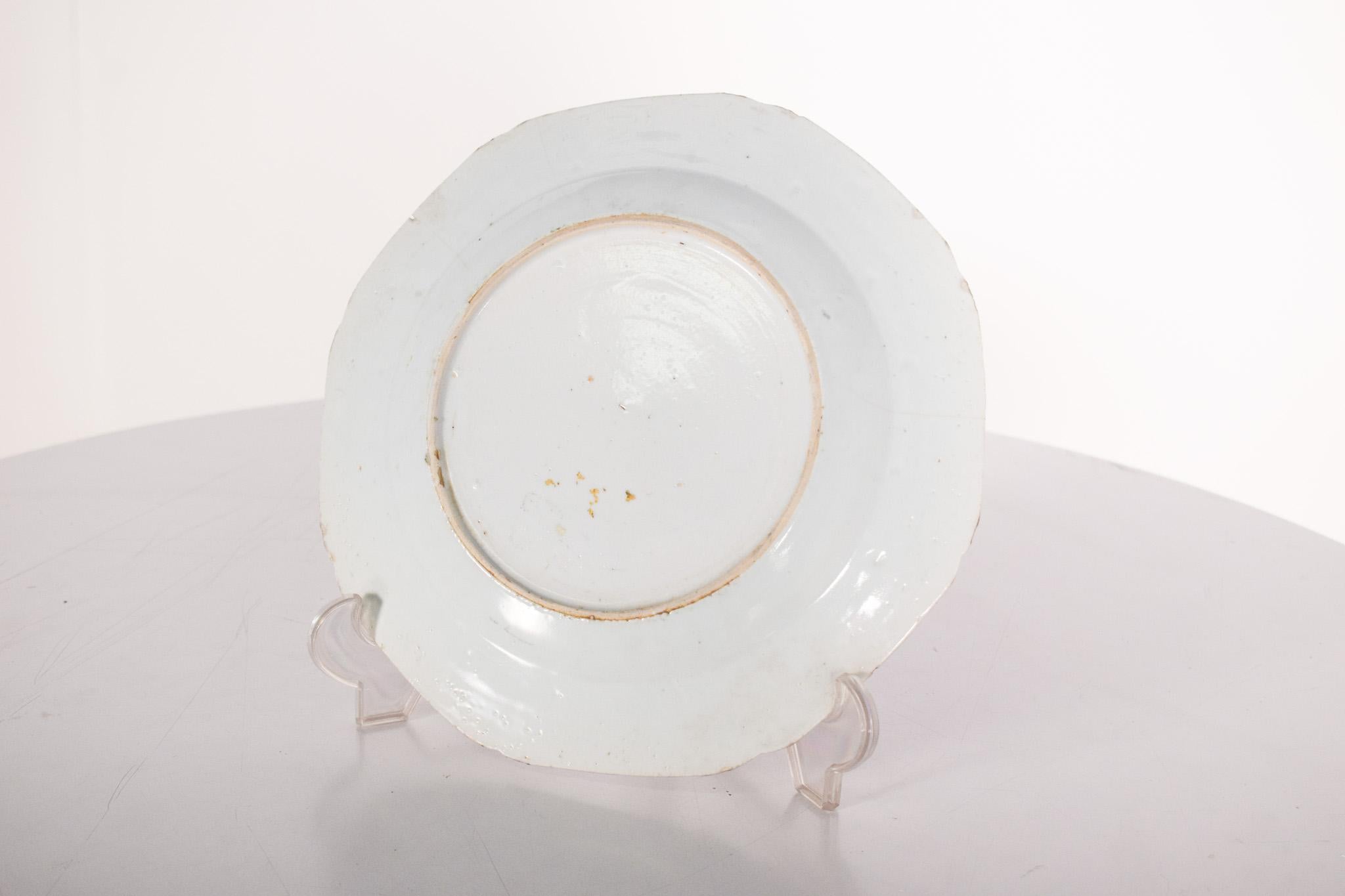 XVIIIe siècle Assiette en porcelaine chinoise pour l'exportation, décoration bleue en vente