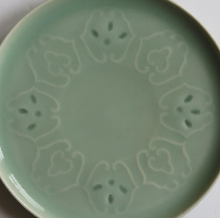 Chinese Porcelain Plate or Dish Celadon Glaze Moulded or Incised Lappets, Qing For Sale 7