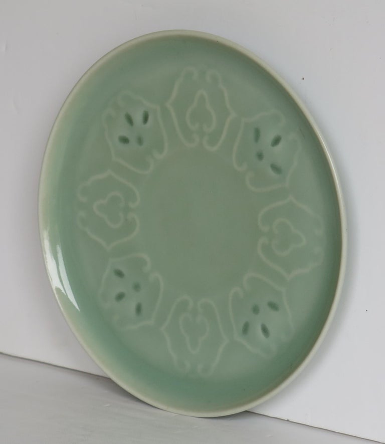Chinese Porcelain Plate or Dish Celadon Glaze Moulded or Incised Lappets, Qing For Sale 3