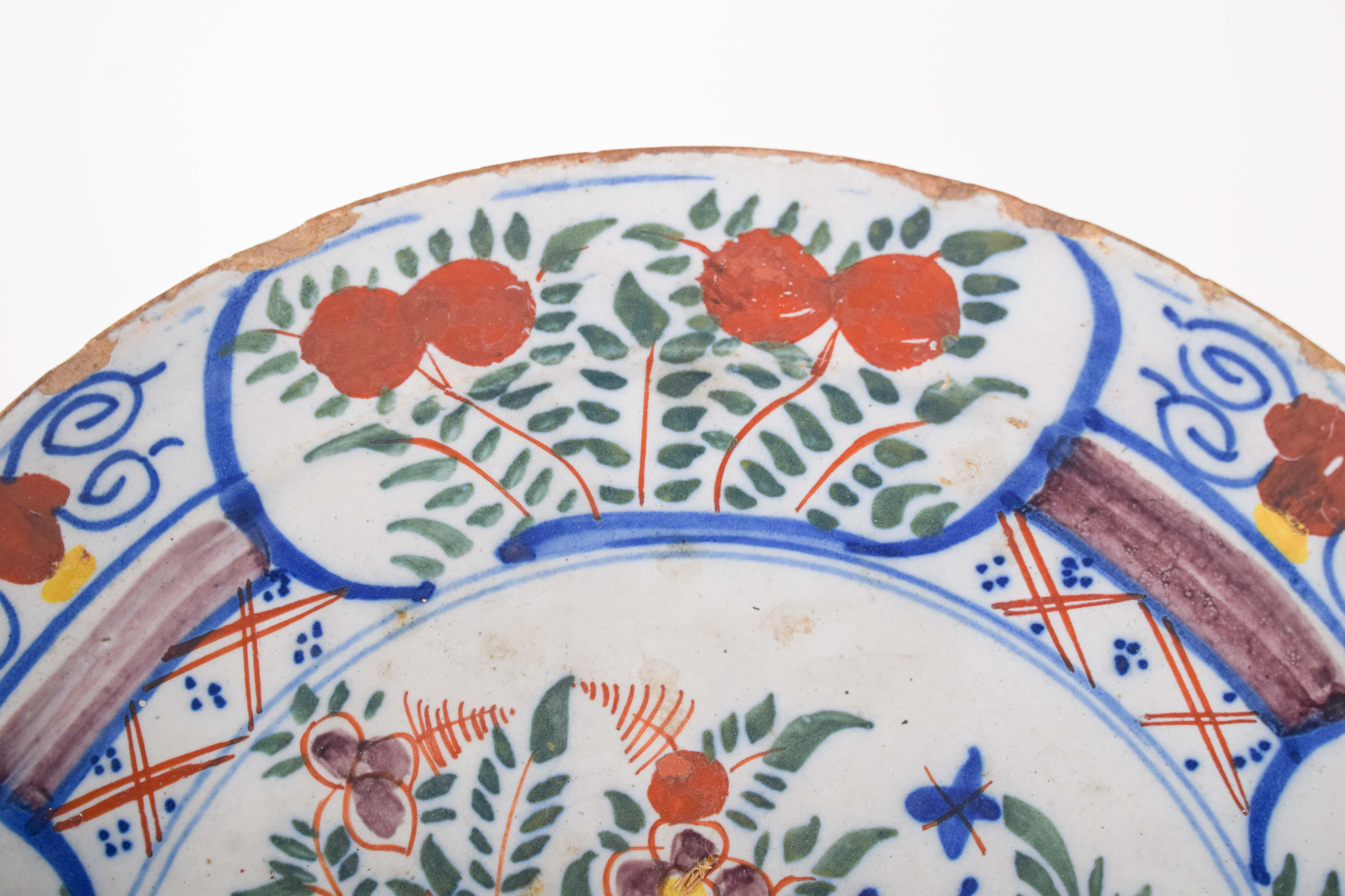 Plato de porcelana china, decoración policroma en azul Barroco en venta