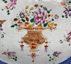 Chinese porcelain platter, Famille rose, c. 1760. Qianlong Period.