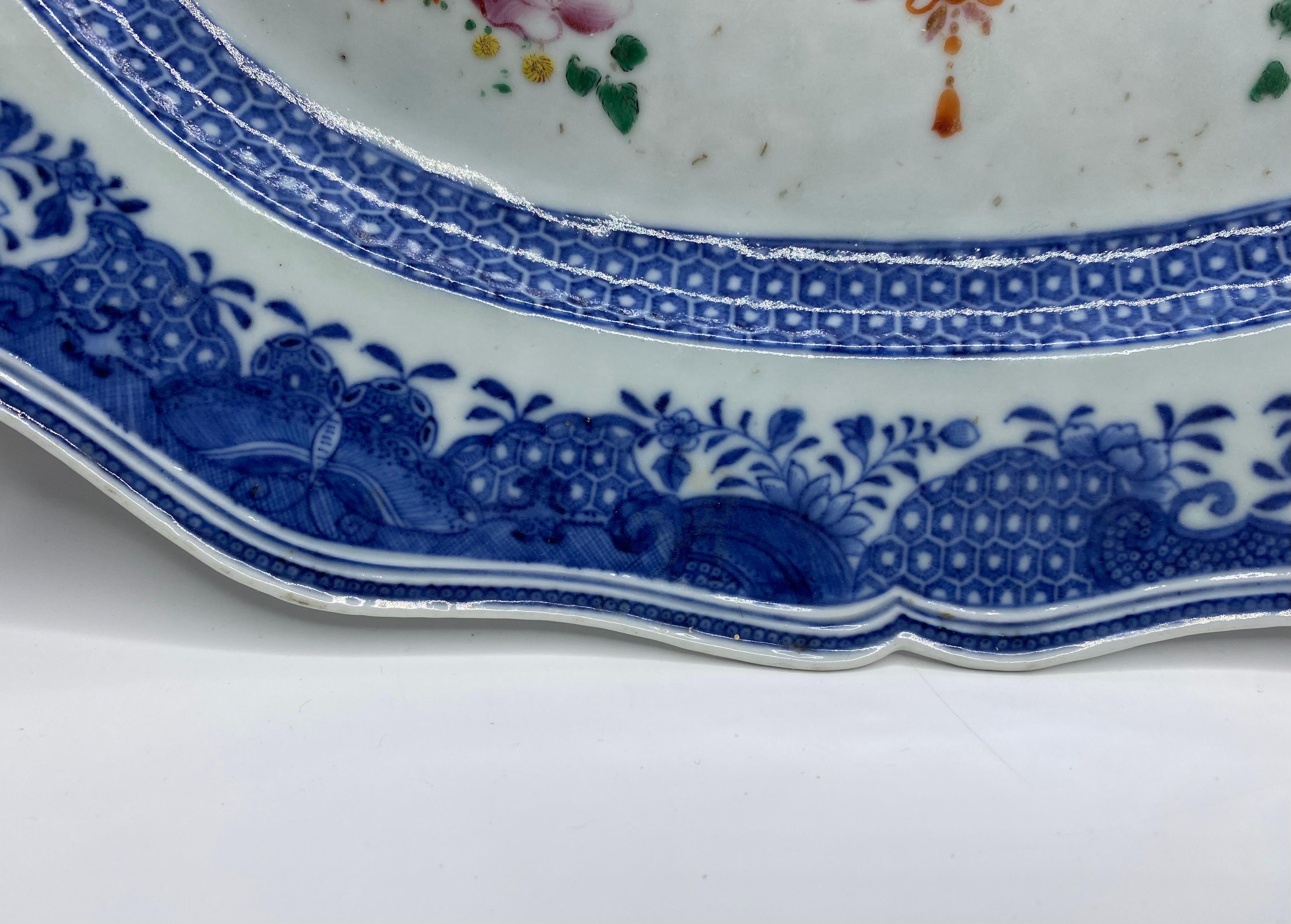 Fired Chinese porcelain platter, Famille rose, c. 1760. Qianlong Period. For Sale