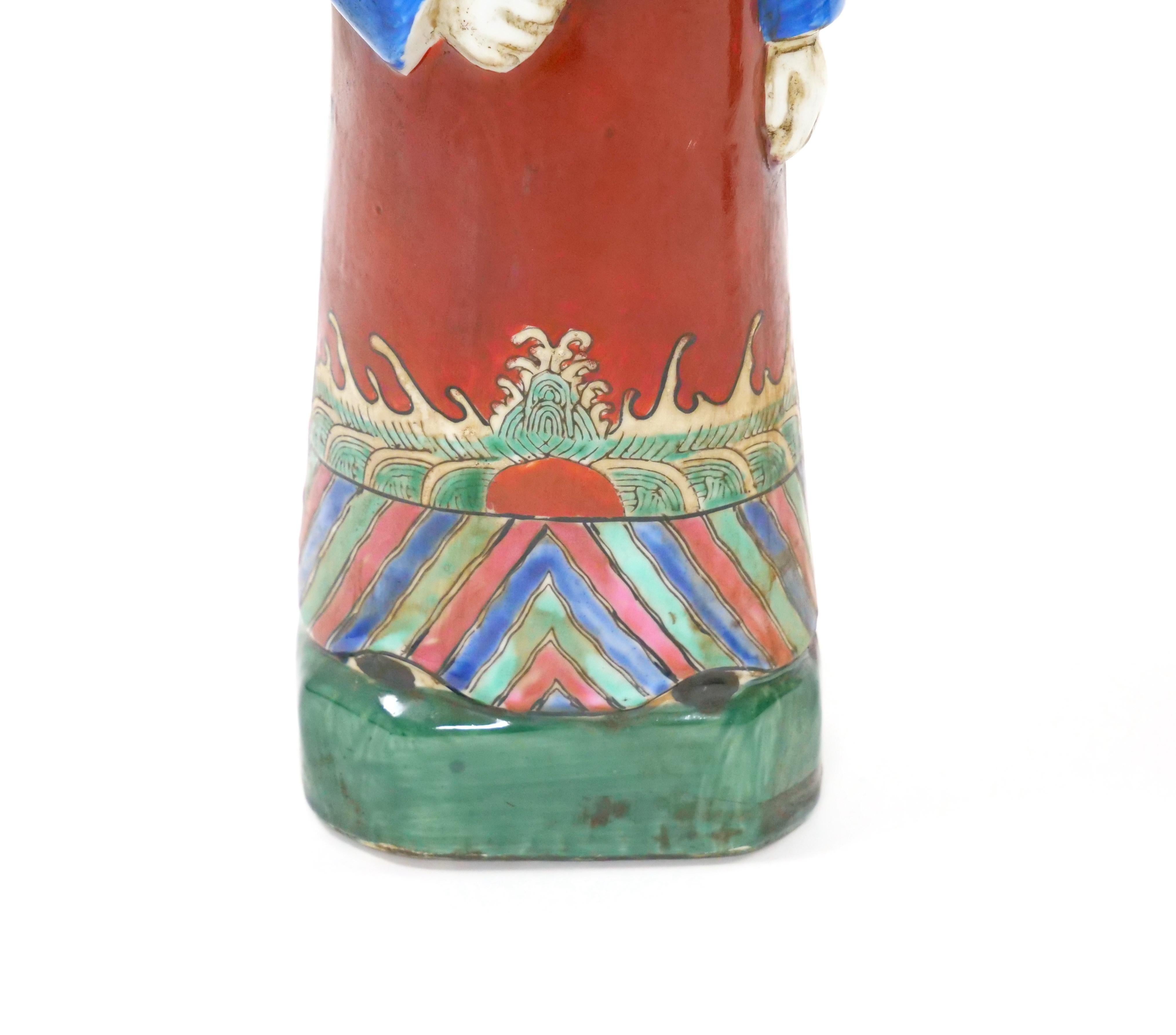 Figura decorativa de porcelana china Emperador Qing Chino en venta