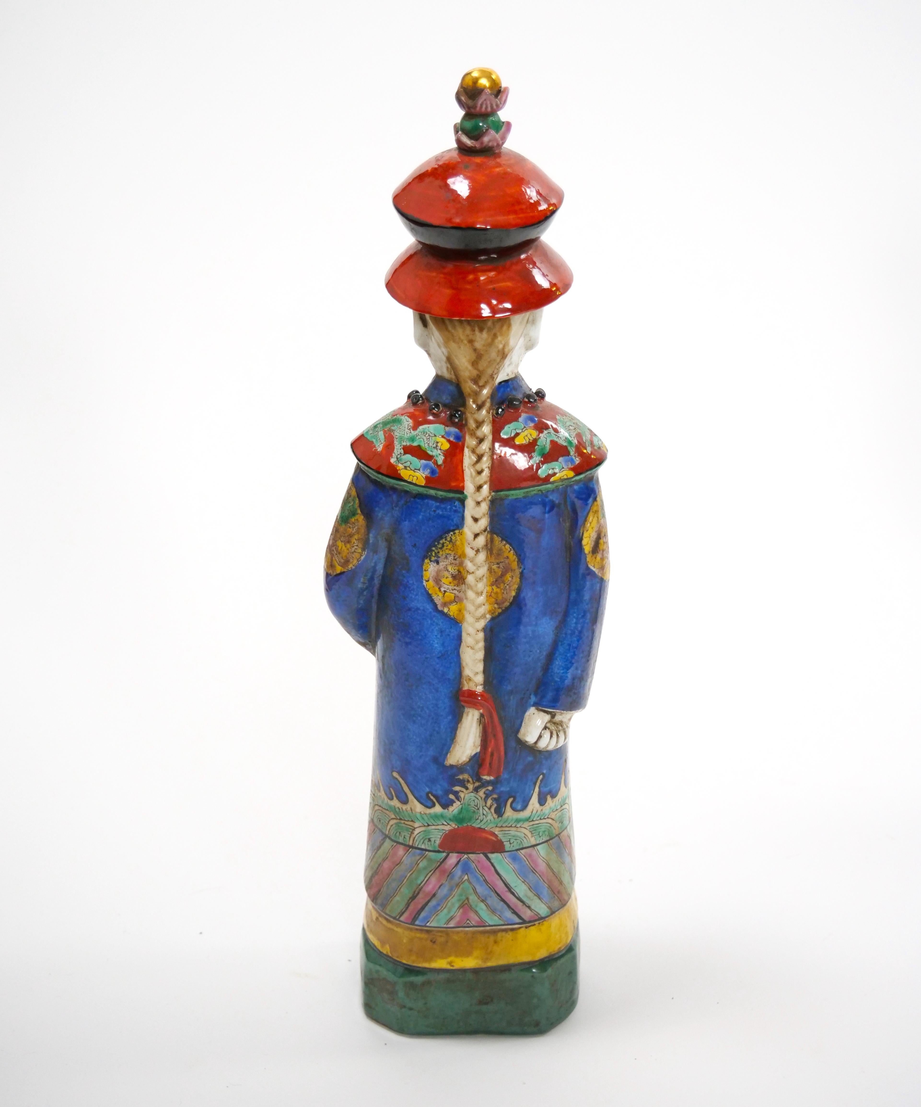 Chinese Porcelain Qing Emperor Decorative Figure In Good Condition For Sale In Tarry Town, NY