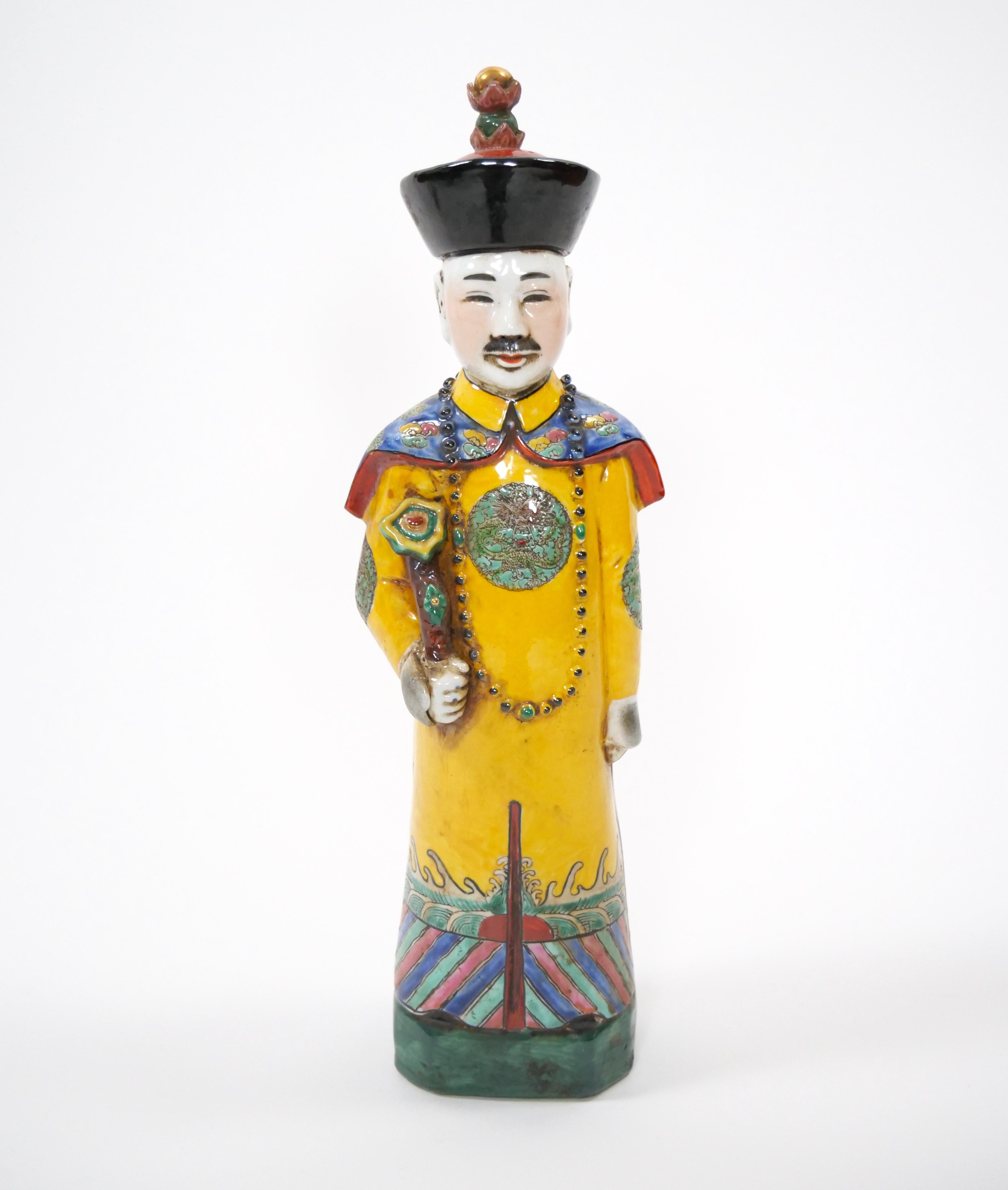 Chinese Porcelain Qing Emperor Decorative Figure For Sale 4