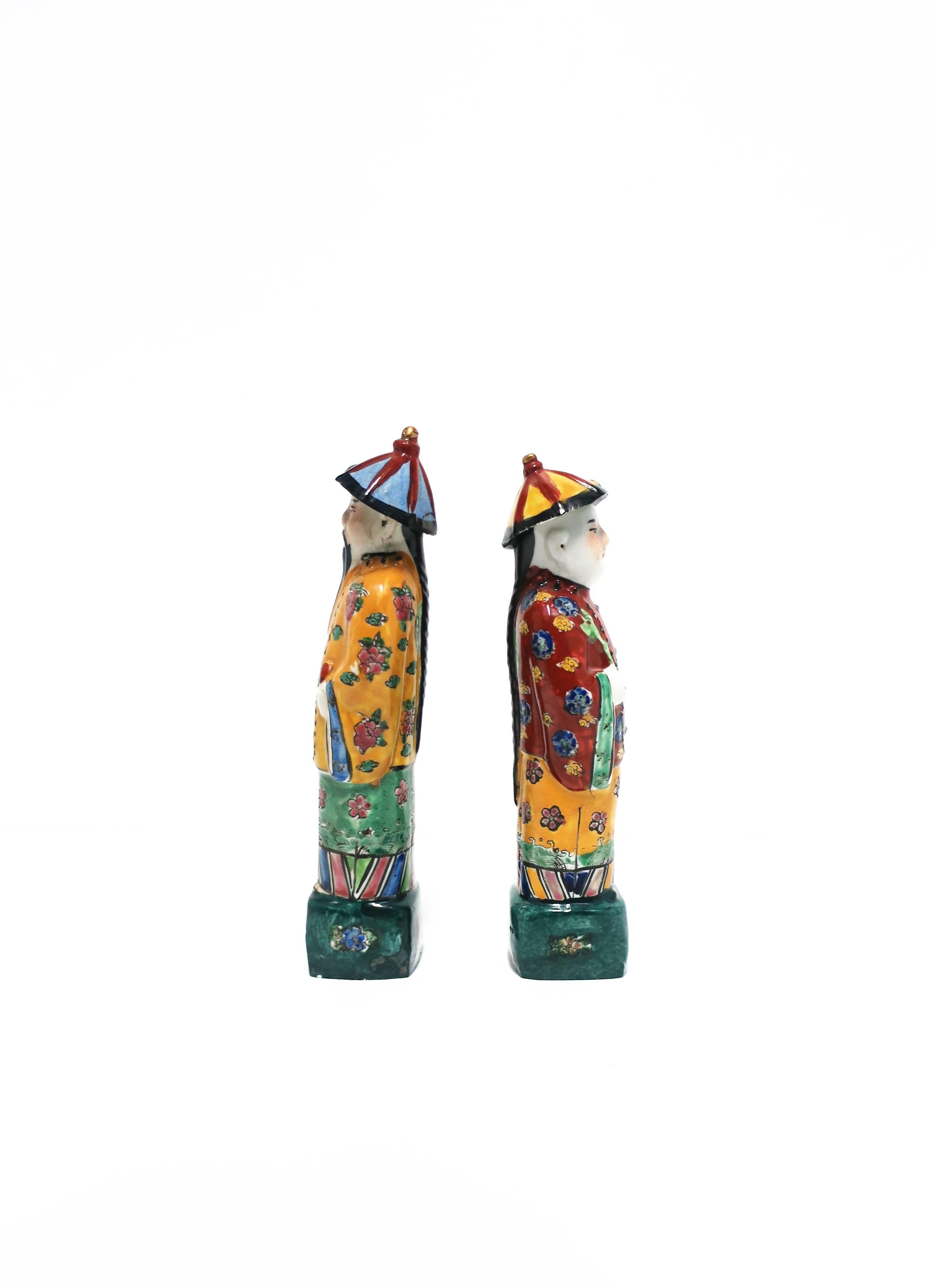 Chinese Porcelain Qing Style Male Figures, Set of 2 5
