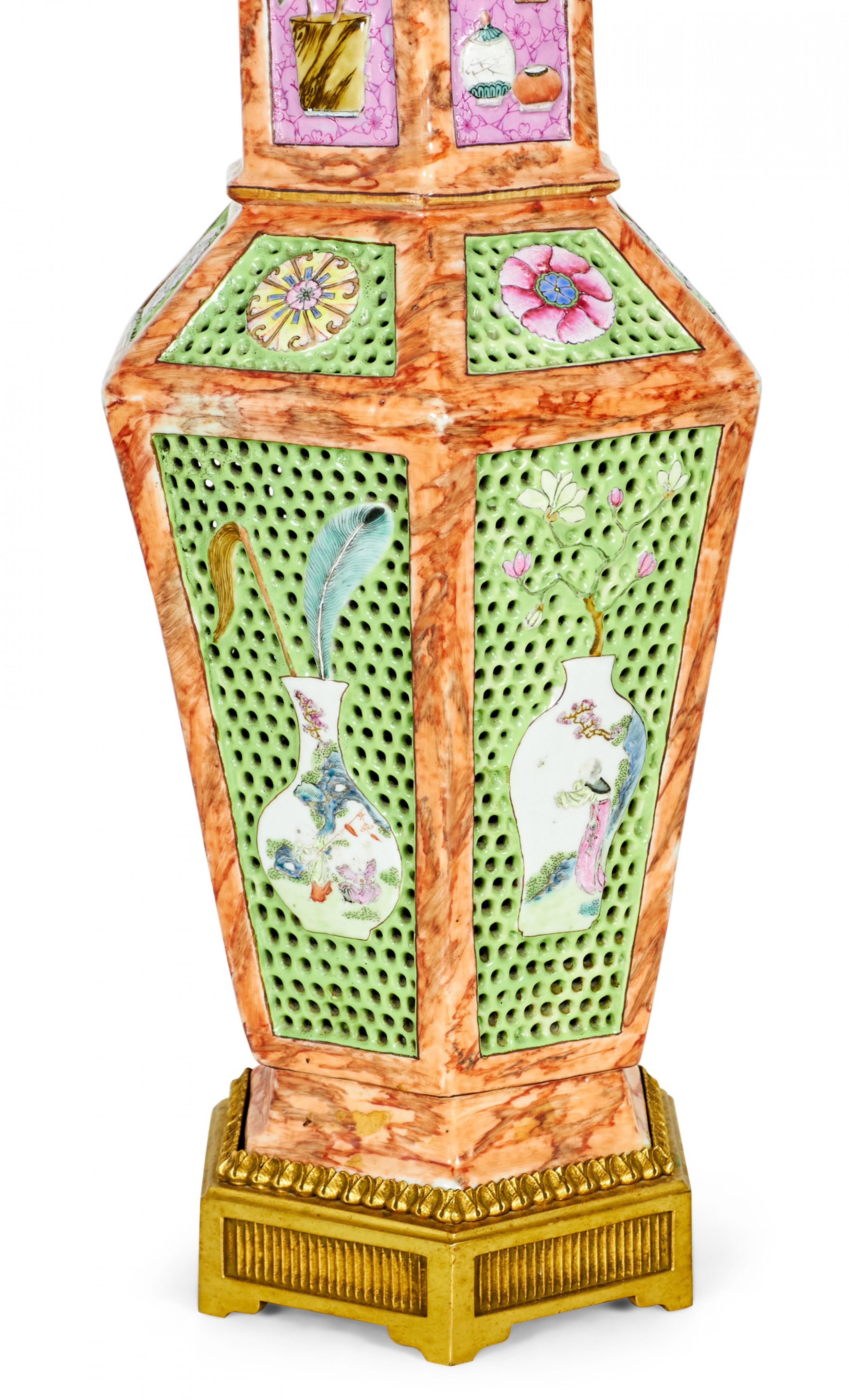 Chinese Export Chinese Porcelain Reticulated Octagonal Pink and Green Table Lamp For Sale