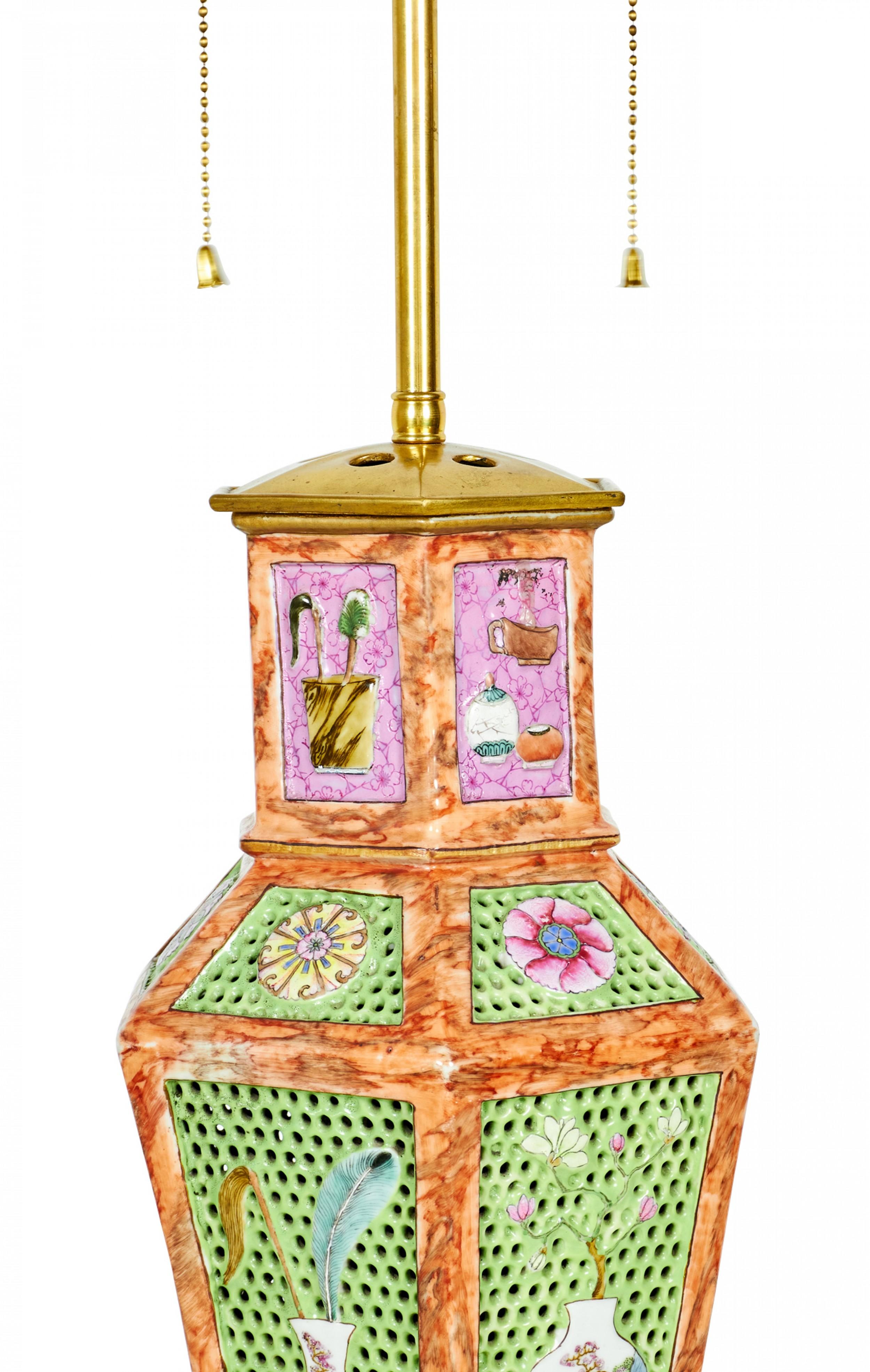 Chinese Porcelain Reticulated Octagonal Pink and Green Table Lamp In Good Condition For Sale In Queens, NY