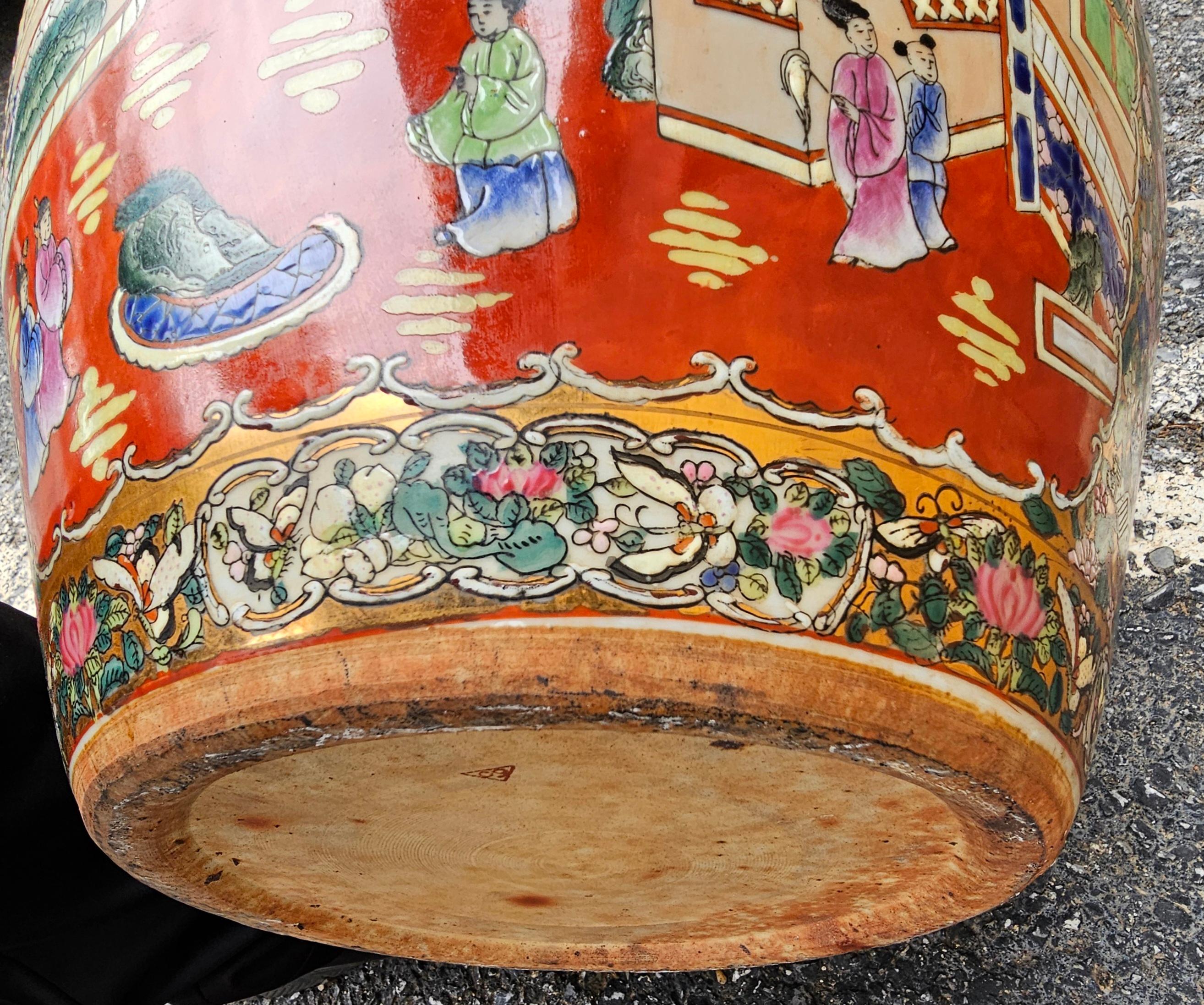 Chinesische Jardiniere aus Porzellan mit Rosenmedaillon und Dekoration im Angebot 3