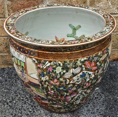 Chinese Porcelain Rose Medallion Decorated Jardiniere