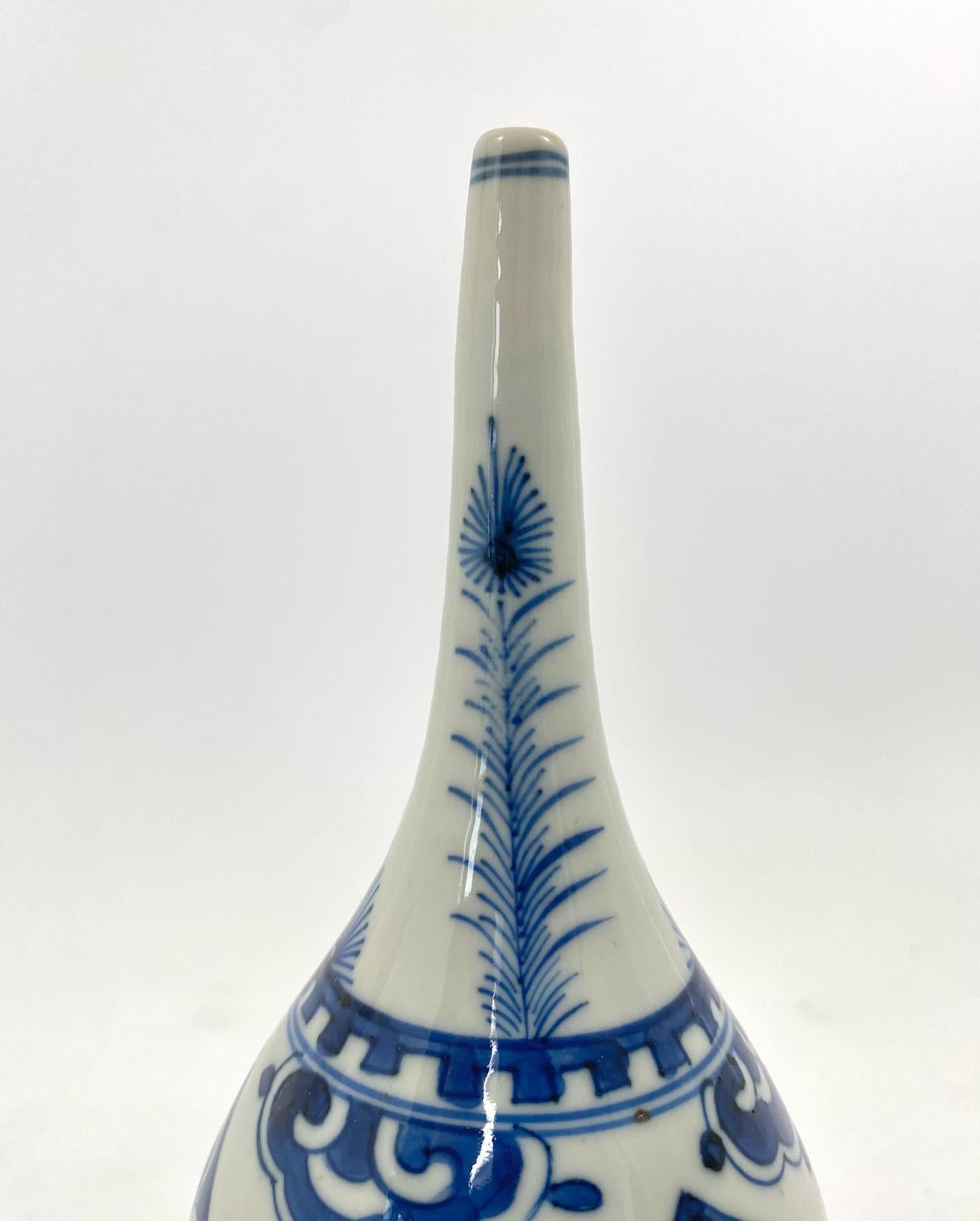 Chinese Porcelain Rosewater Sprinkler, C. 1700, Kangxi Period In Excellent Condition In Gargrave, North Yorkshire