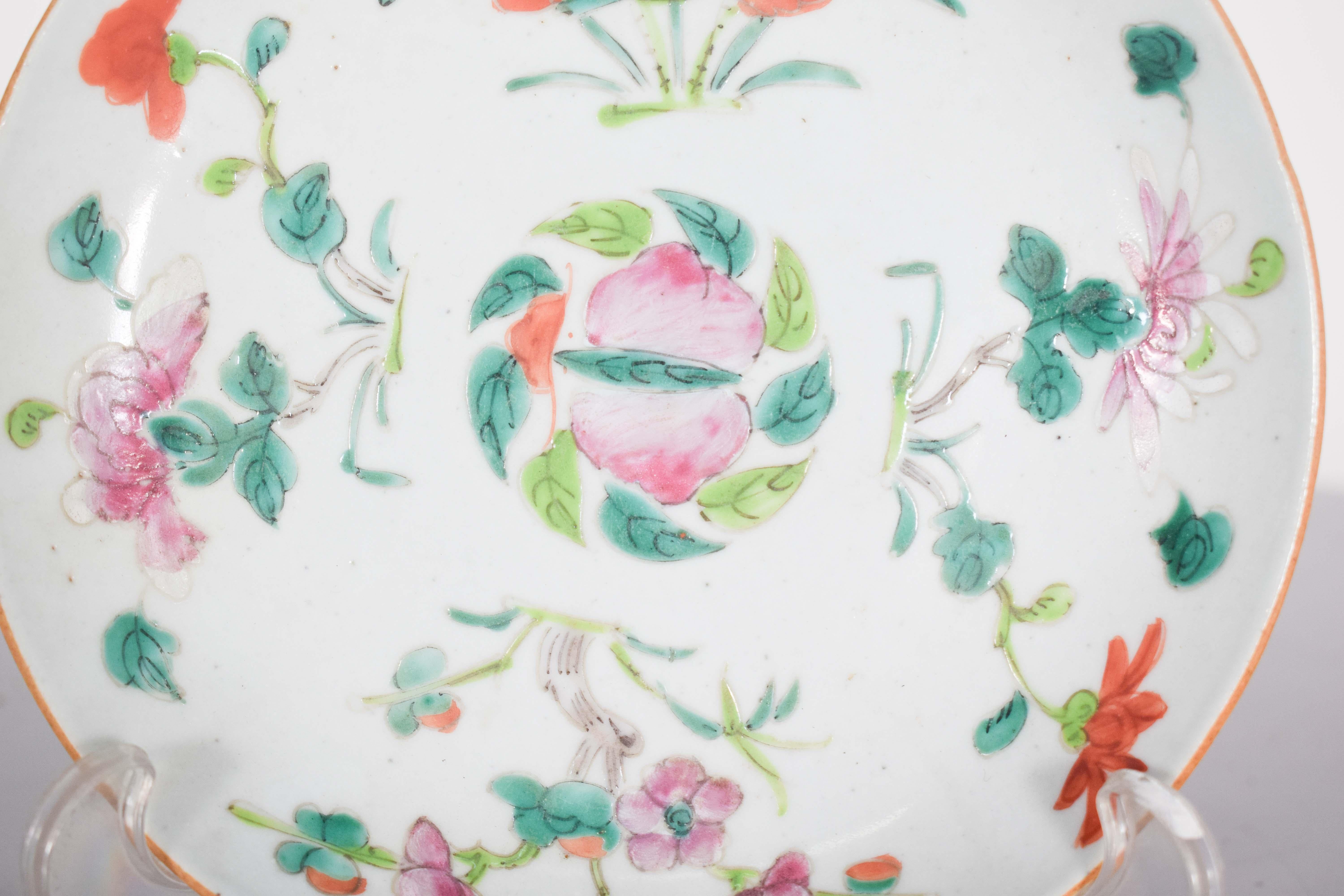 Chinese Porcelain Saucer for Export, Qing Dynasty In Good Condition In Lisboa, Lisboa