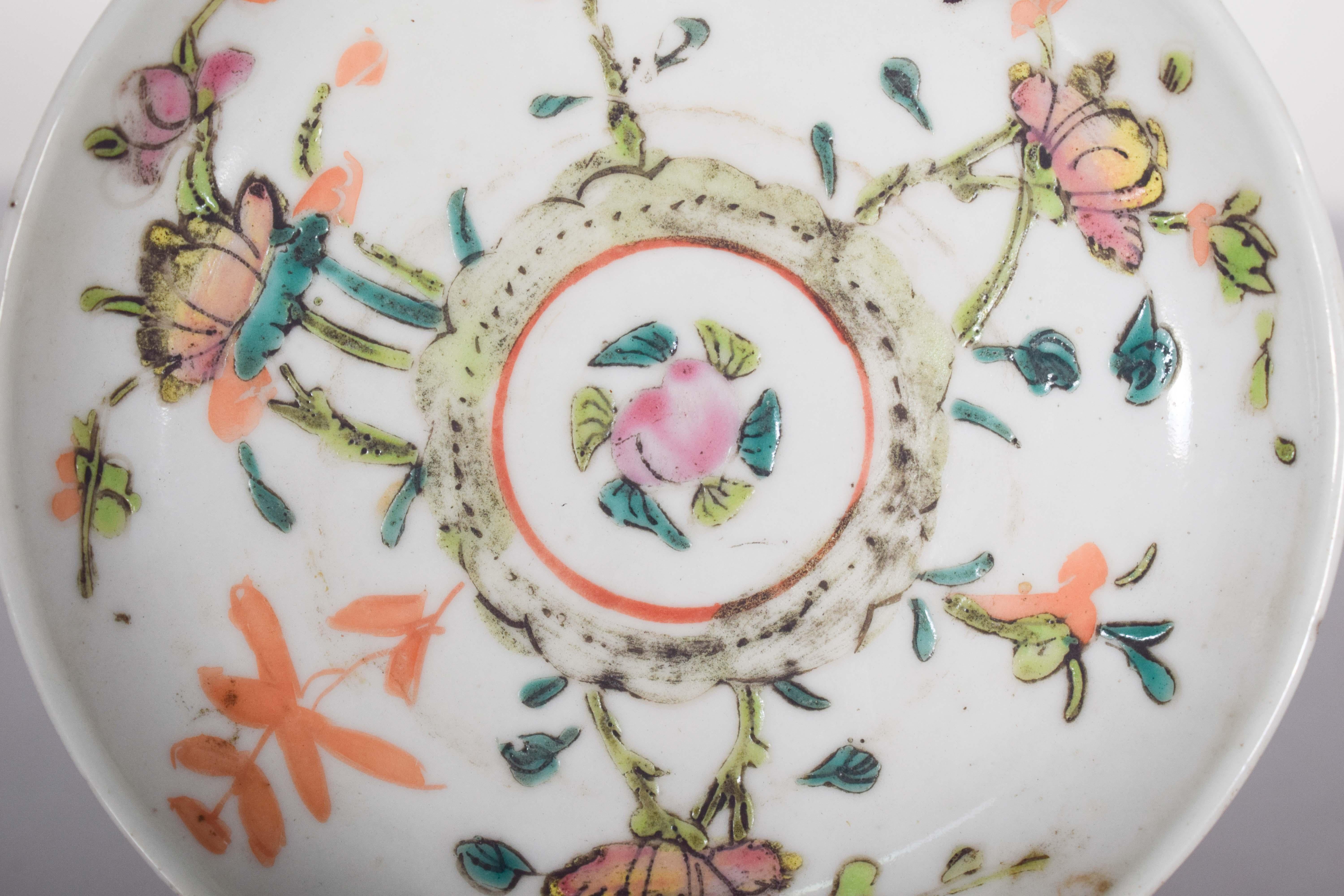 Baroque Chinese Porcelain Saucer, Qing Dynasty For Sale