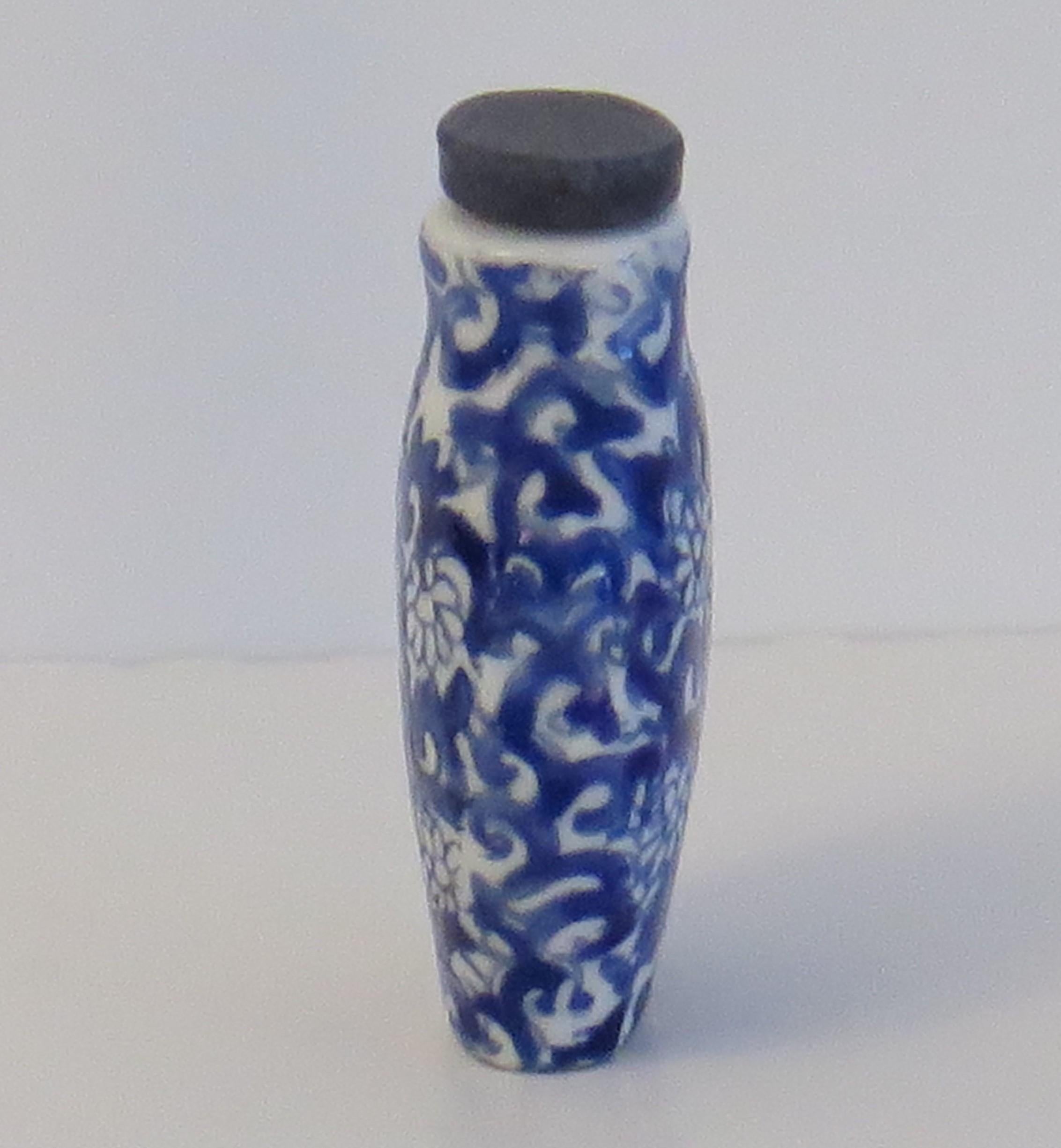 Chinese Porcelain Snuff Bottle Blue & White Hand Painted, Circa 1940 For Sale 1
