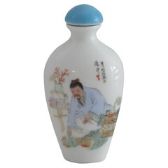 Antique Chinese Porcelain Snuff Bottle Finely Hand Painted & Signed, Circa 1920s