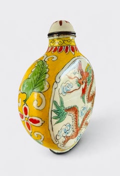 Chinese Porcelain Snuff Bottle with Dragon Decoration, circa 1900