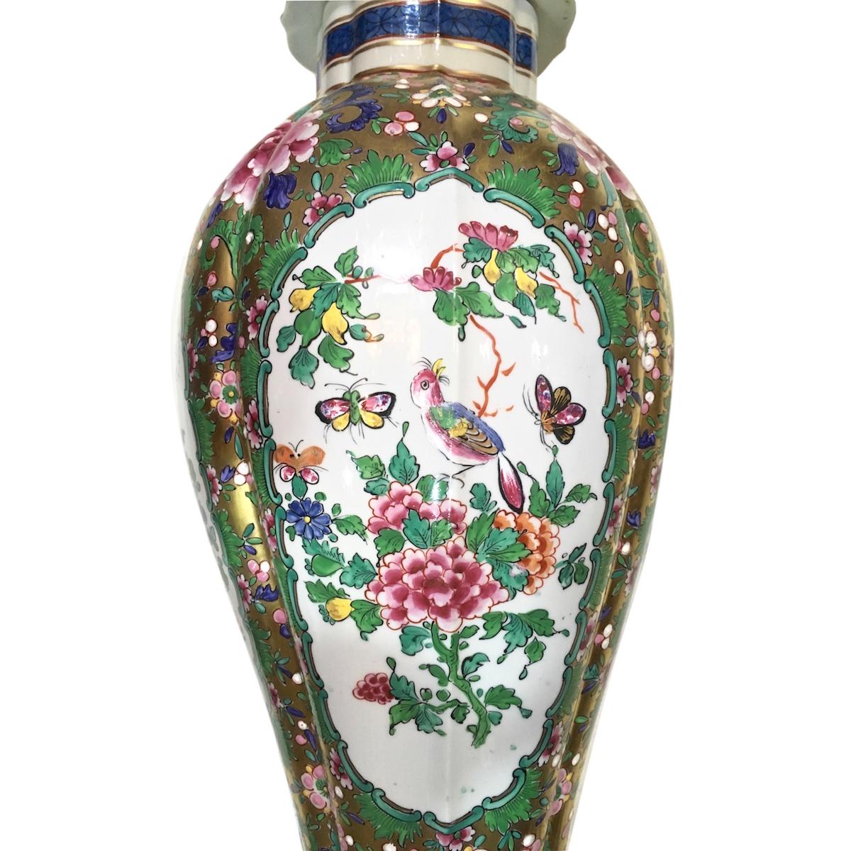 Chinese Porcelain Table Lamp In Good Condition For Sale In New York, NY