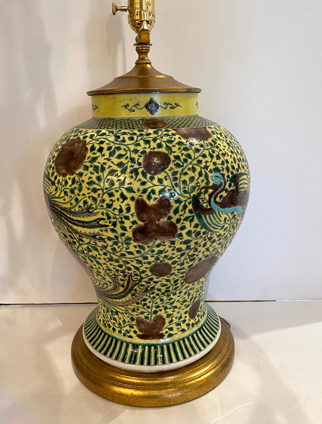 Chinoiserie Chinese Porcelain Table Lamp For Sale