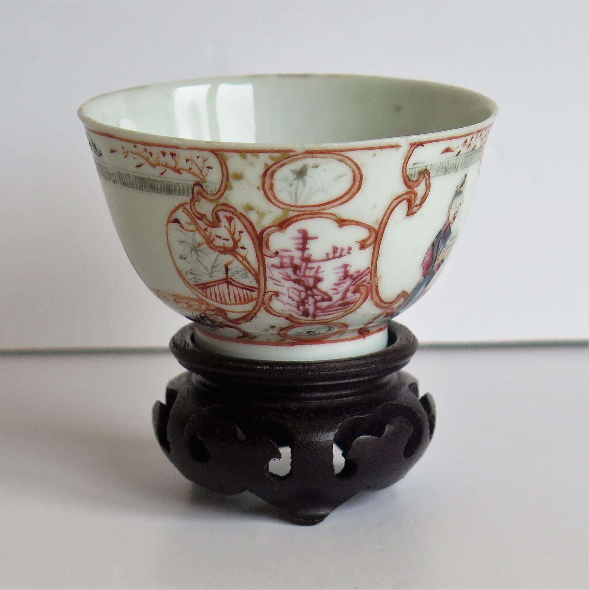 Chinese Porcelain Tea Bowl and Stand Long Eliza figures Qing Qianlong circa 1750 In Good Condition In Lincoln, Lincolnshire