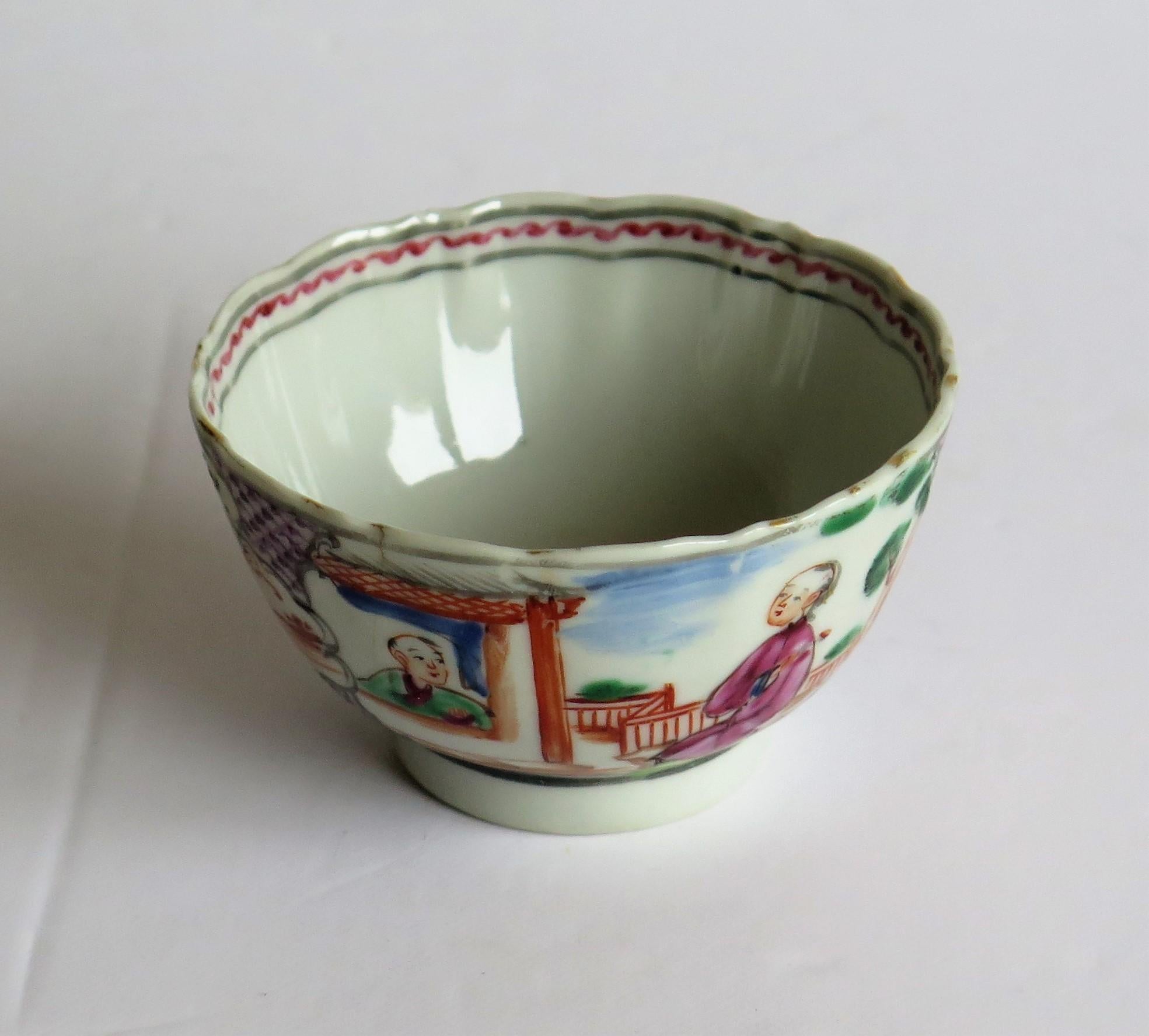 Chinese Porcelain Tea Bowl Hand Painted Famille Rose, Qing Qianlong, circa 1760 5
