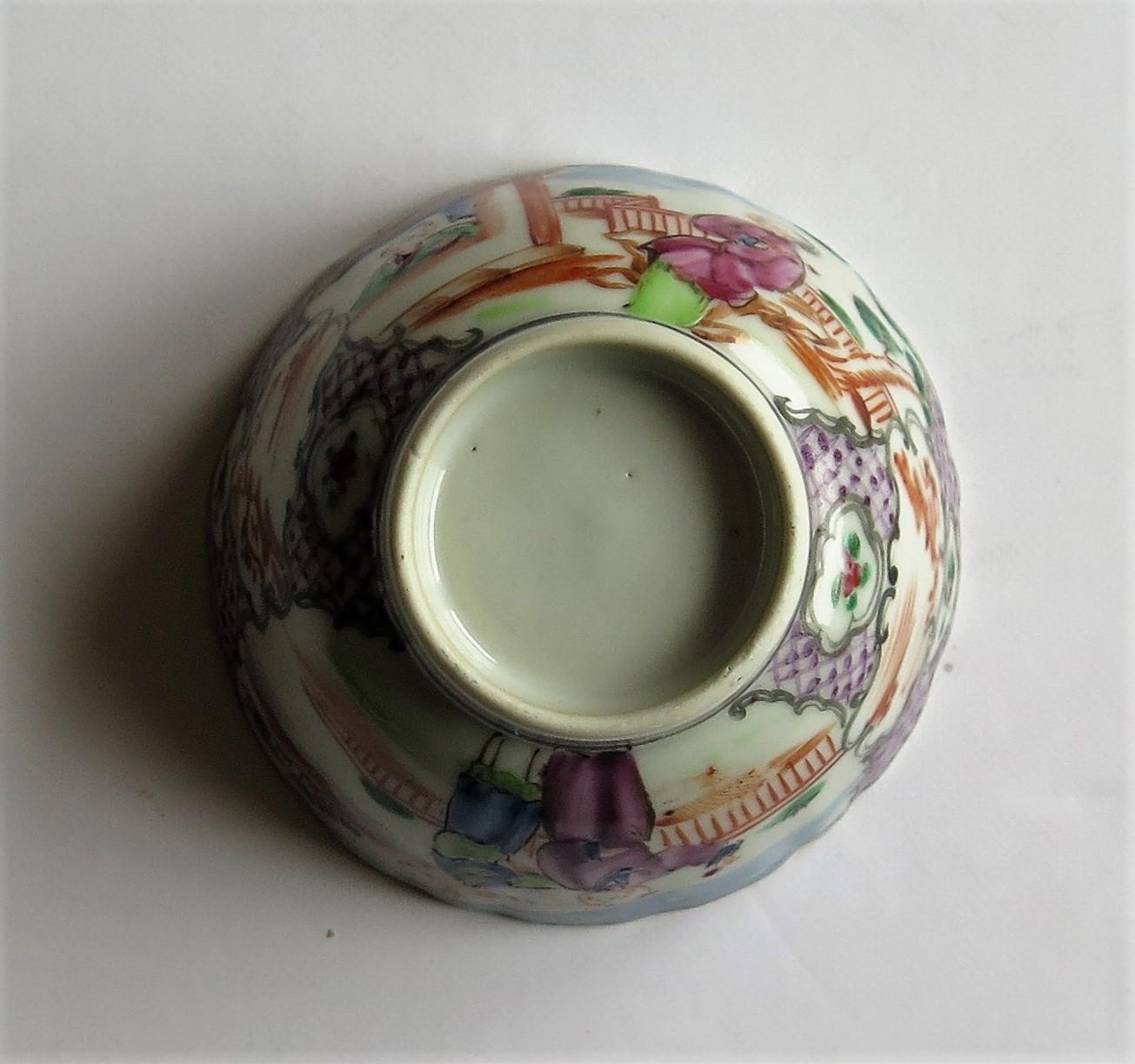 Chinese Porcelain Tea Bowl Hand Painted Famille Rose, Qing Qianlong, circa 1760 11