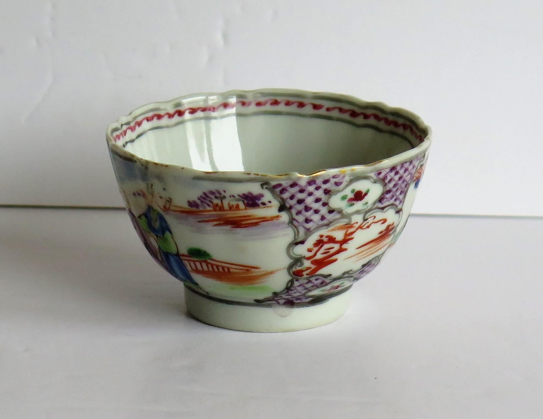 18th Century Chinese Porcelain Tea Bowl Hand Painted Famille Rose, Qing Qianlong, circa 1760