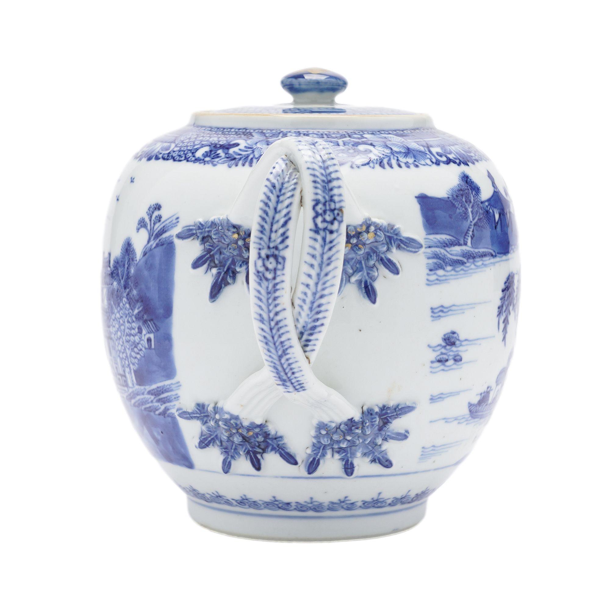 Chinese porcelain tea pot with lid & strap handle, c. 1760-80 For Sale 4