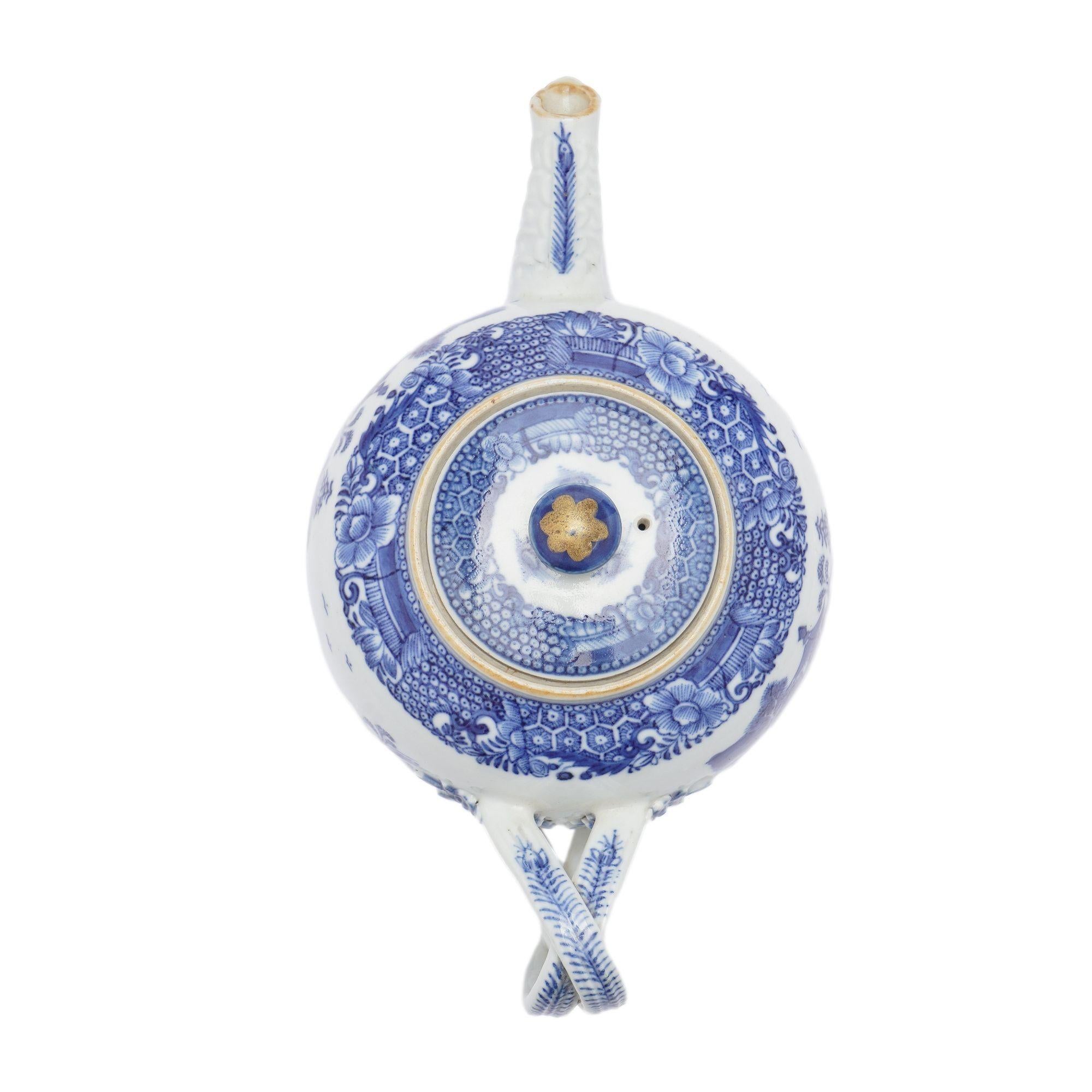 Chinese porcelain tea pot with lid & strap handle, c. 1760-80 For Sale 7
