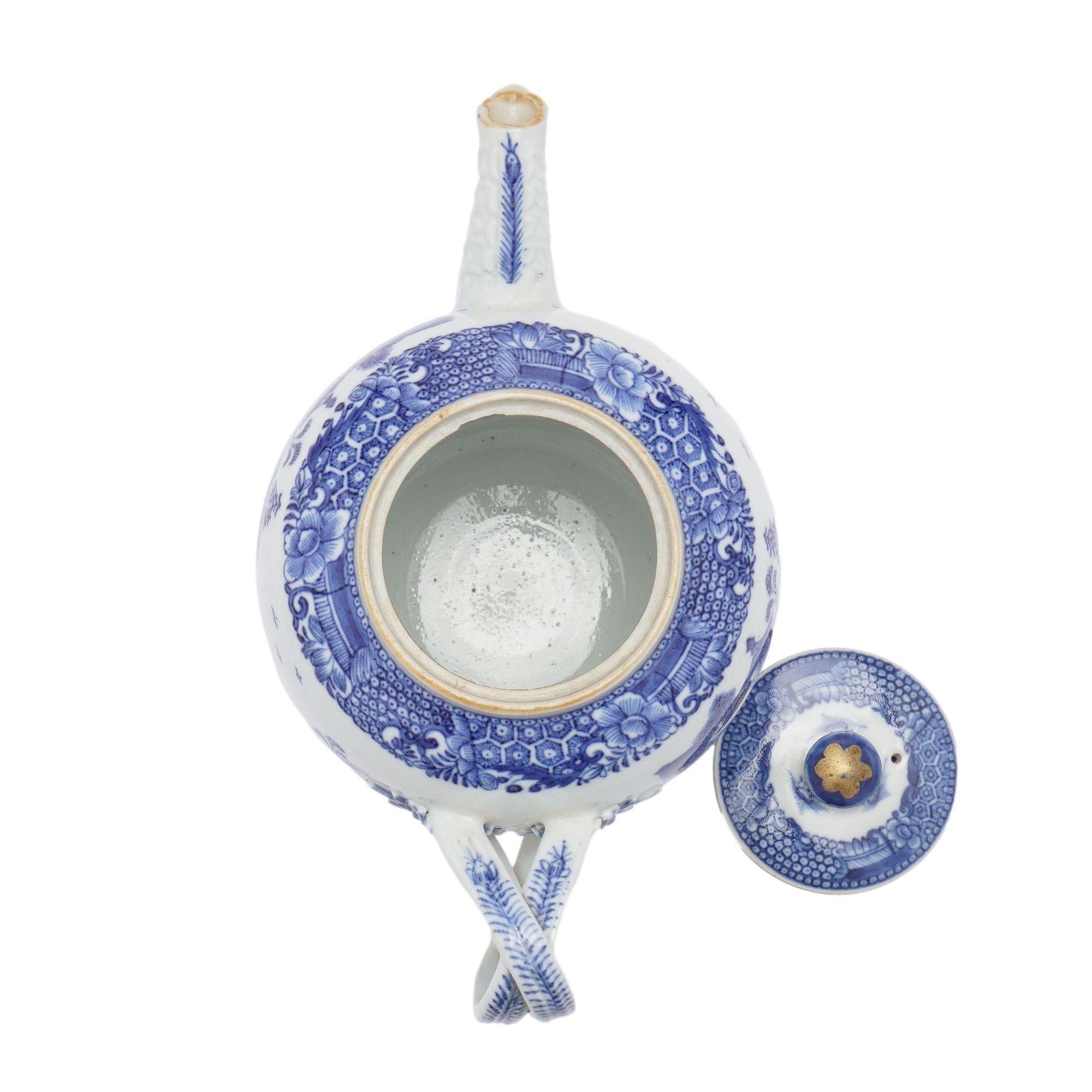 Chinese porcelain tea pot with lid & strap handle, c. 1760-80 For Sale 8