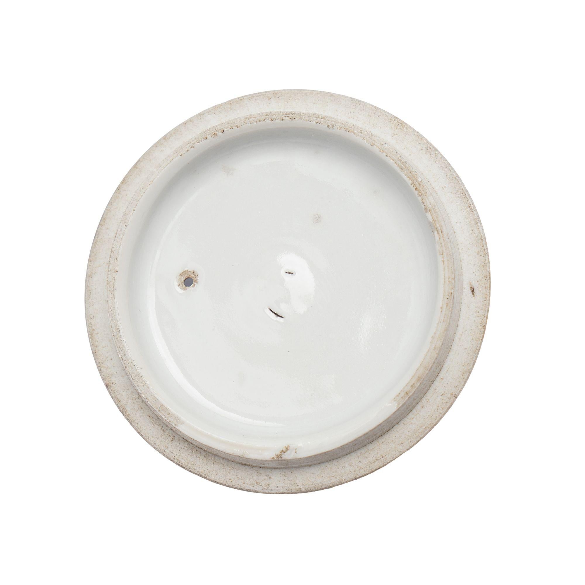 Chinese porcelain tea pot with lid & strap handle, c. 1760-80 For Sale 9