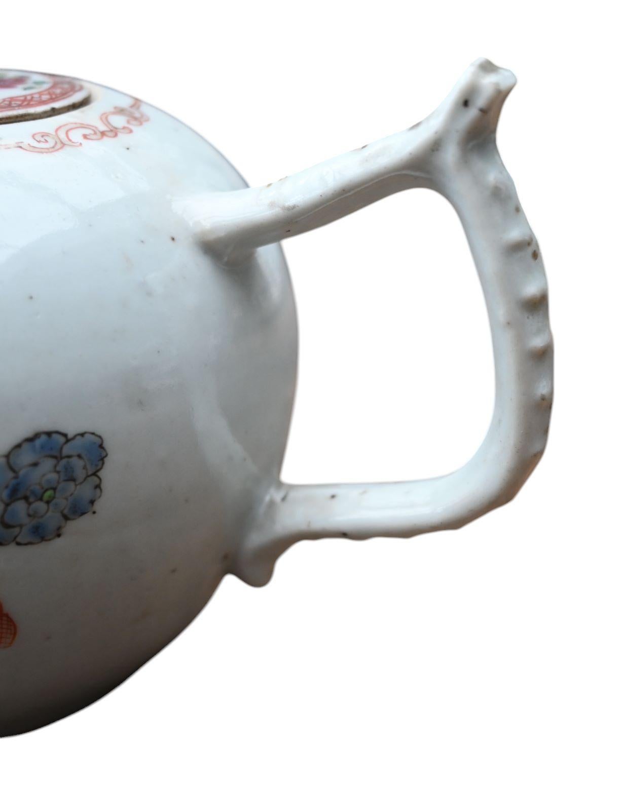 Hand-Painted Chinese Porcelain Teapot , Famille Rose, 18th Century, Qianlong period For Sale