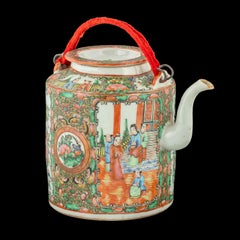 19th Century Chinese Porcelain Teapot with Mandarin Decoration