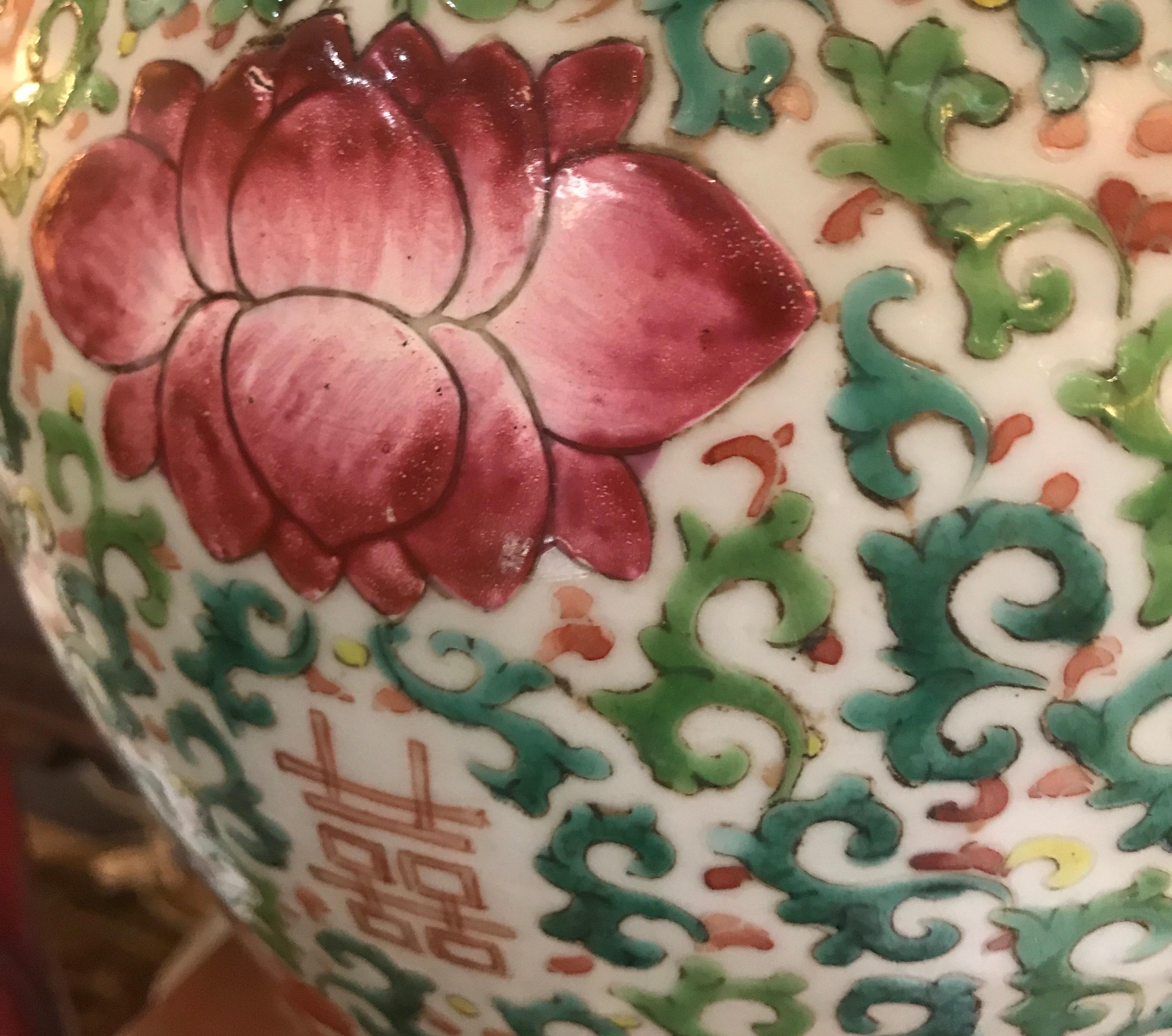 Chinese Porcelain Temple Jar Lamp In Excellent Condition In Lambertville, NJ