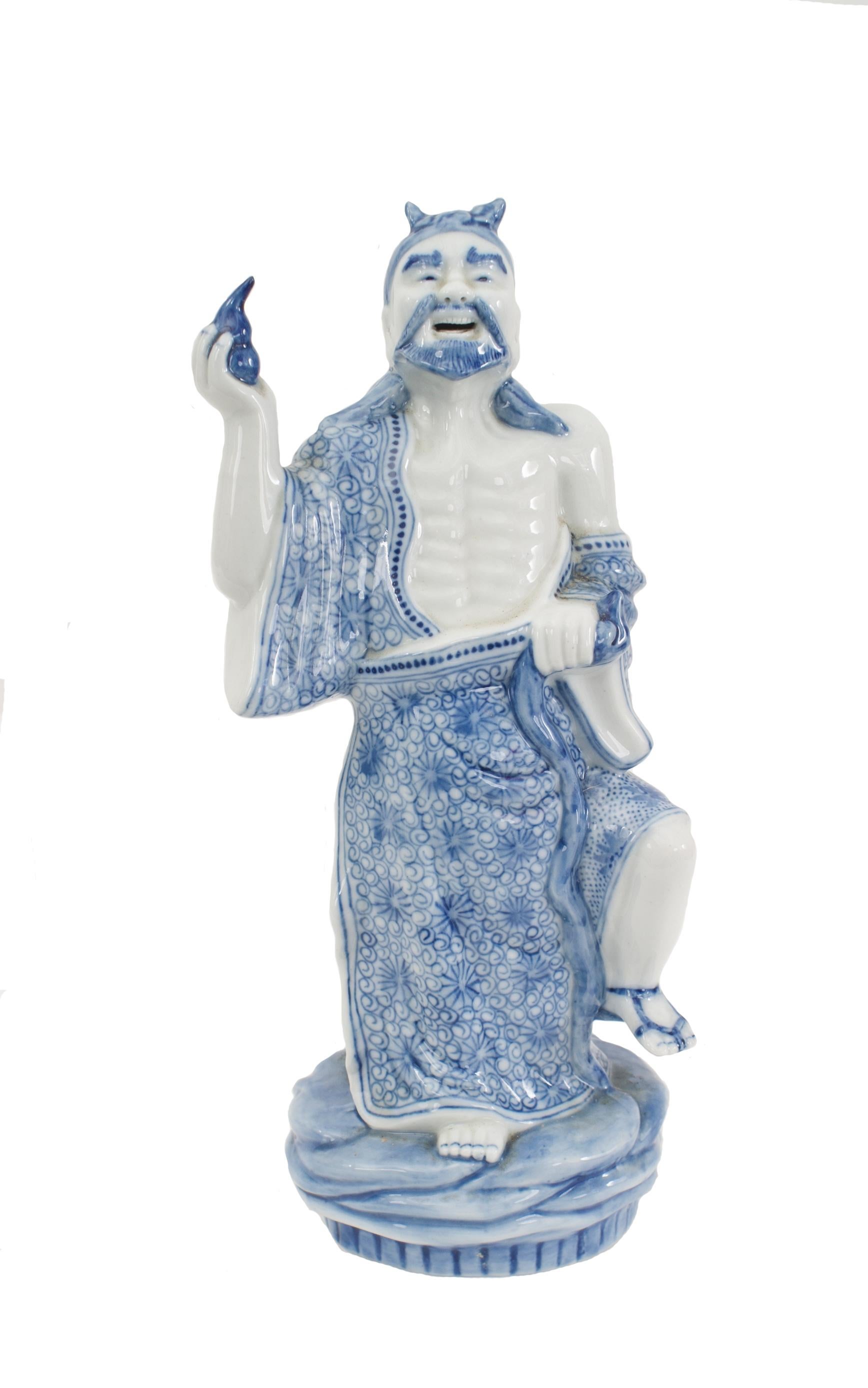 Chinese Porcelain Traditional Figures In Good Condition For Sale In New York, NY
