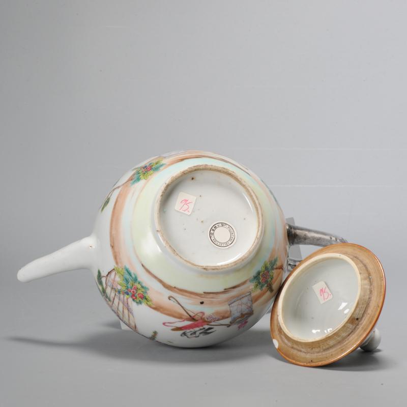 18th Century and Earlier Chinese Porcelain Valentines Patter Teapot Chine de Commande Qianlong, 18th Cen For Sale