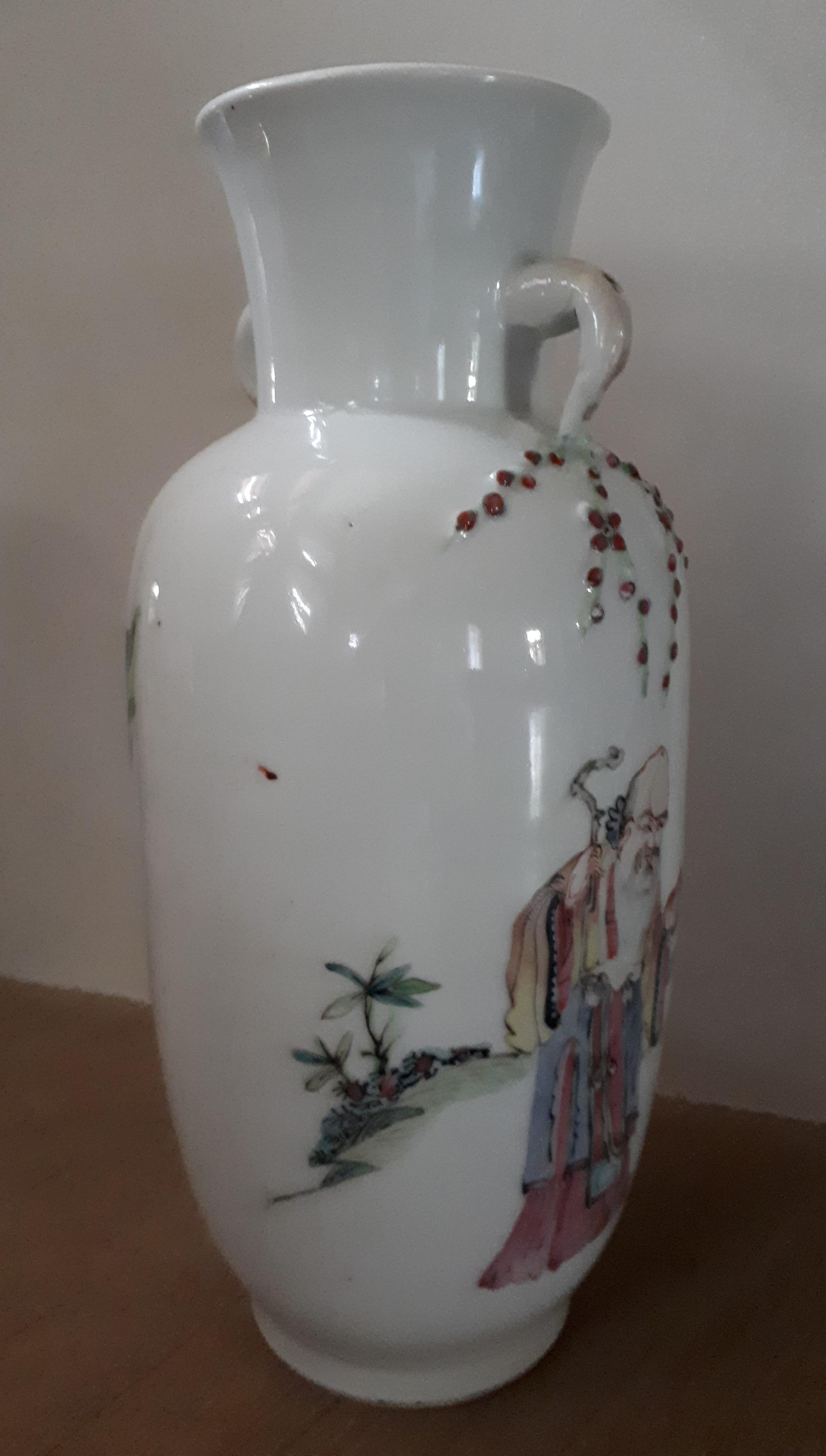 19th Century Chinese Porcelain Vase, China Qing Dynasty For Sale