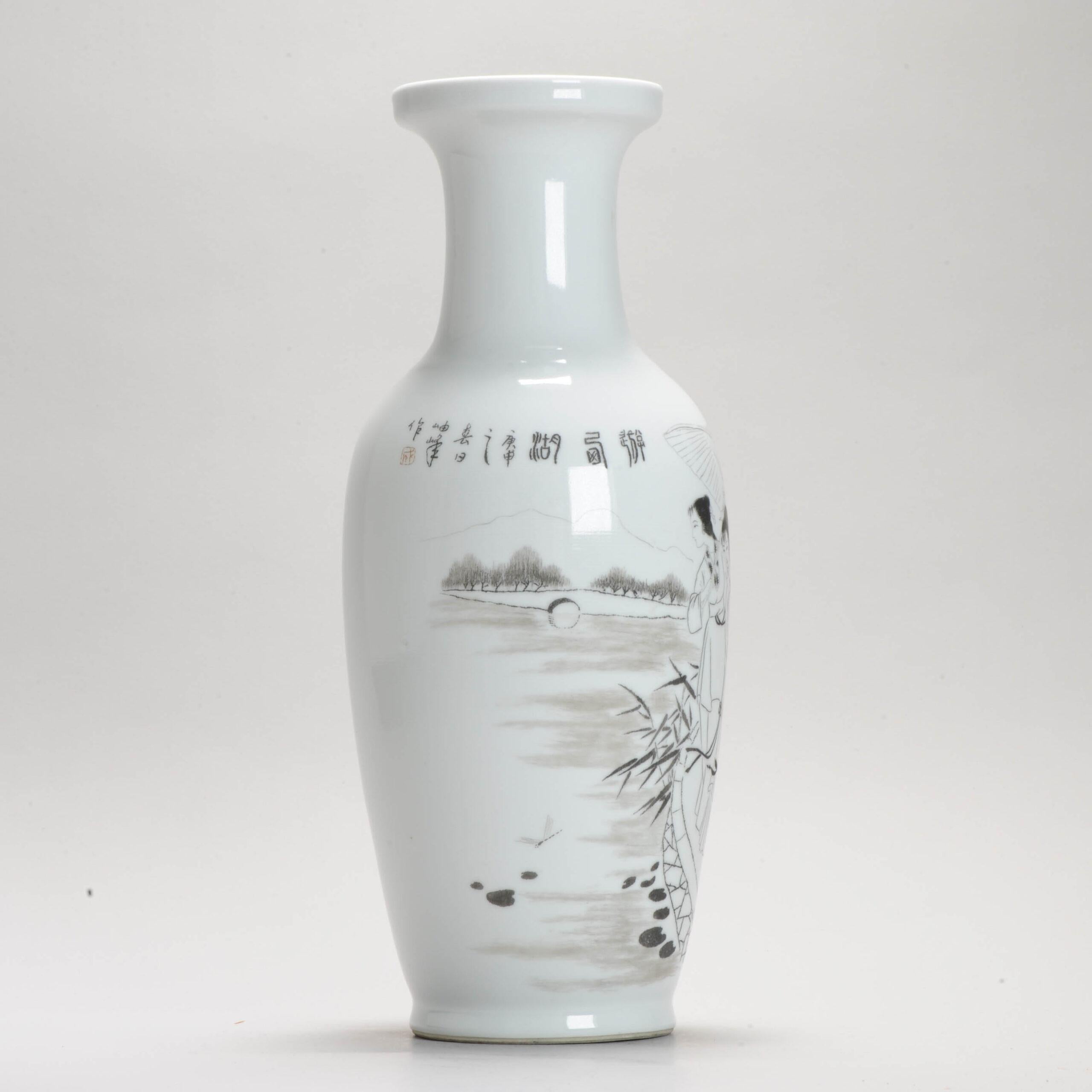 Condivido con te questo grazioso vaso di porcellana cinese. È realizzato con una rara tecnica sperimentale degli anni '70. Non è dipinto ma inciso sulla porcellana. Pezzo unico

Informazioni aggiuntive:
Materiale: Porcellana e ceramica
Regione di
