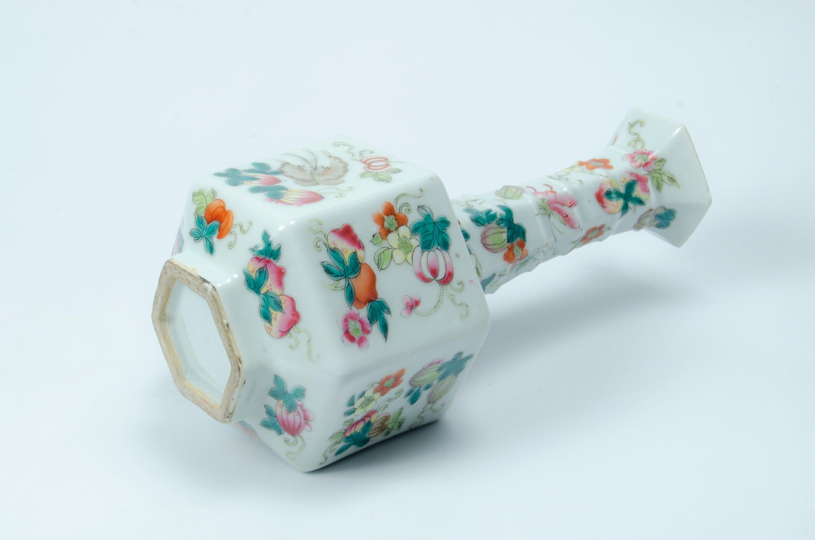 Exportation chinoise Vase en porcelaine chinoise de 1900 en vente