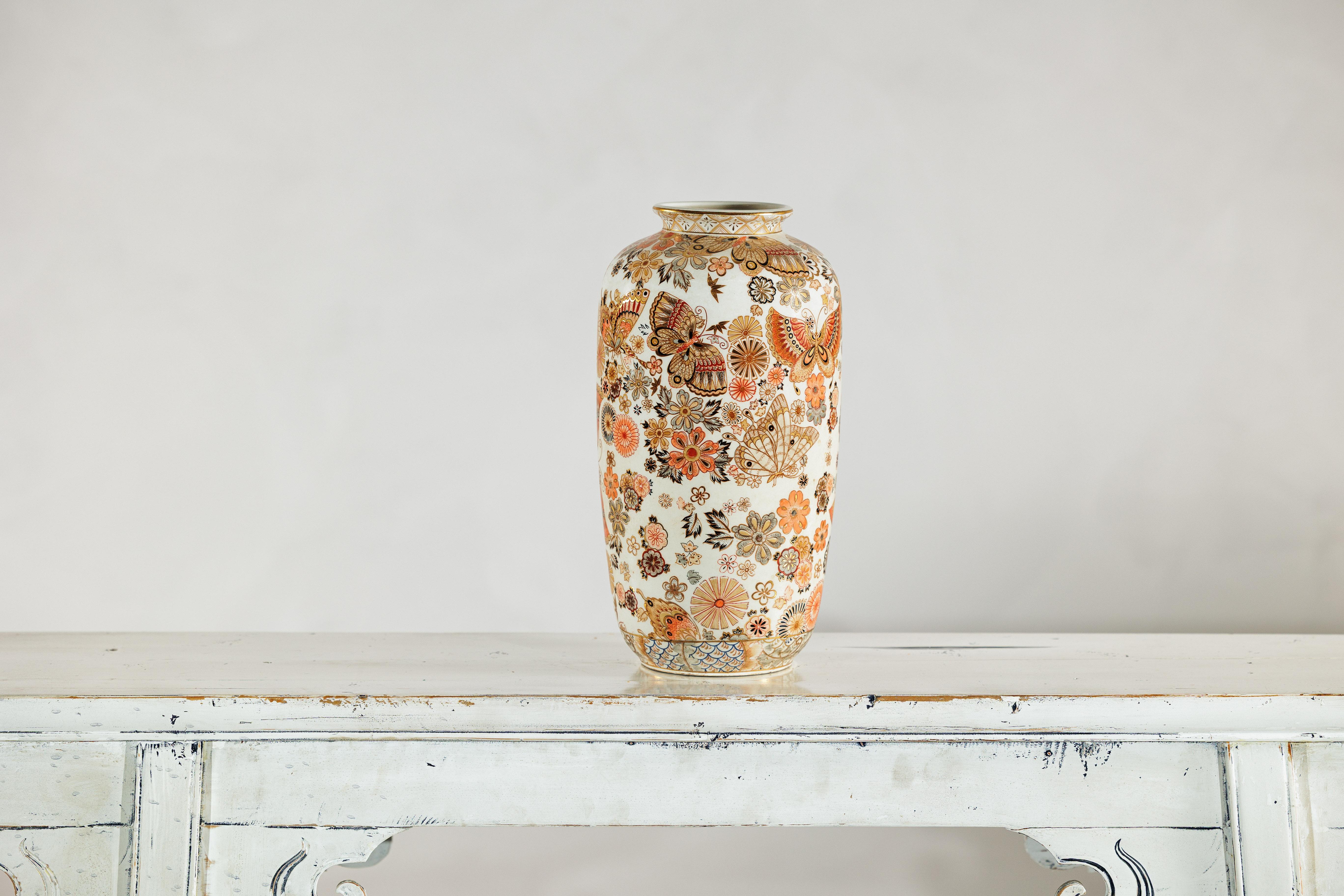 Chinese Porcelain Vase in Japanese Kutani Style with Butterfly and Floral Motifs For Sale 6